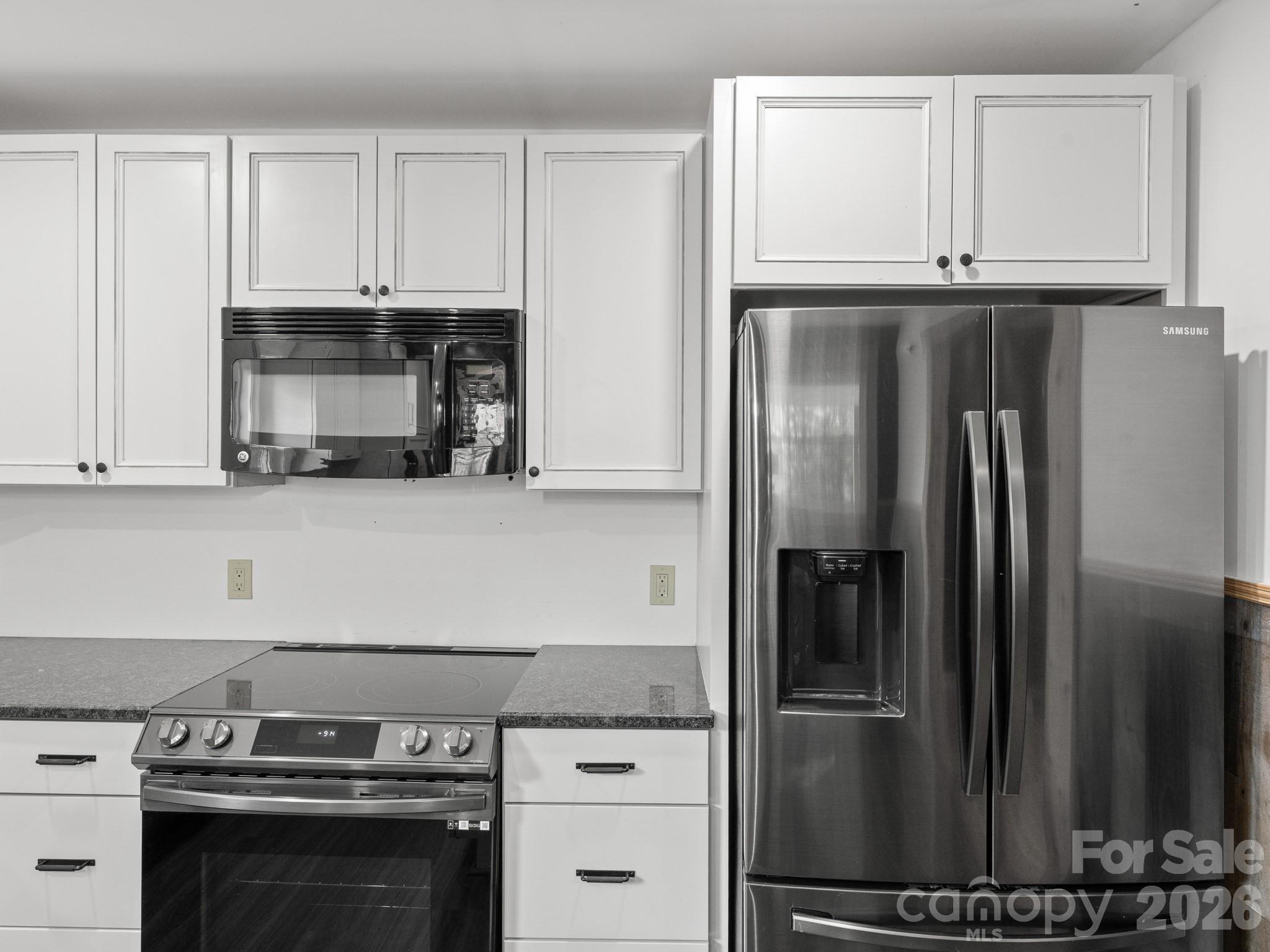 Single Family Residence at 10 Monte Vista Circle, Candler, photo 11 of 26