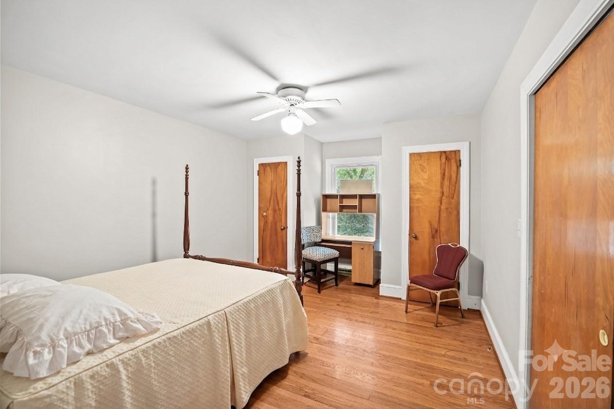 Single Family Residence at 717 Wren Road, Gastonia, photo 16 of 20