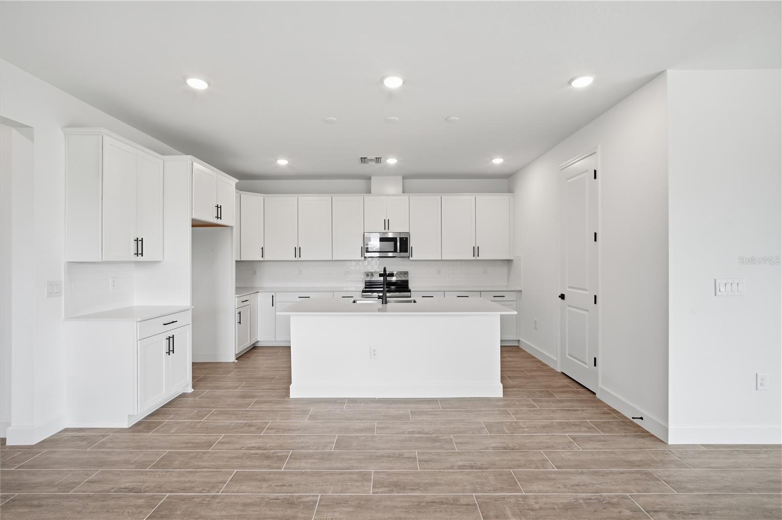 Single Family Residence at 14518 BANKS CT, PARRISH, photo 24 of 40