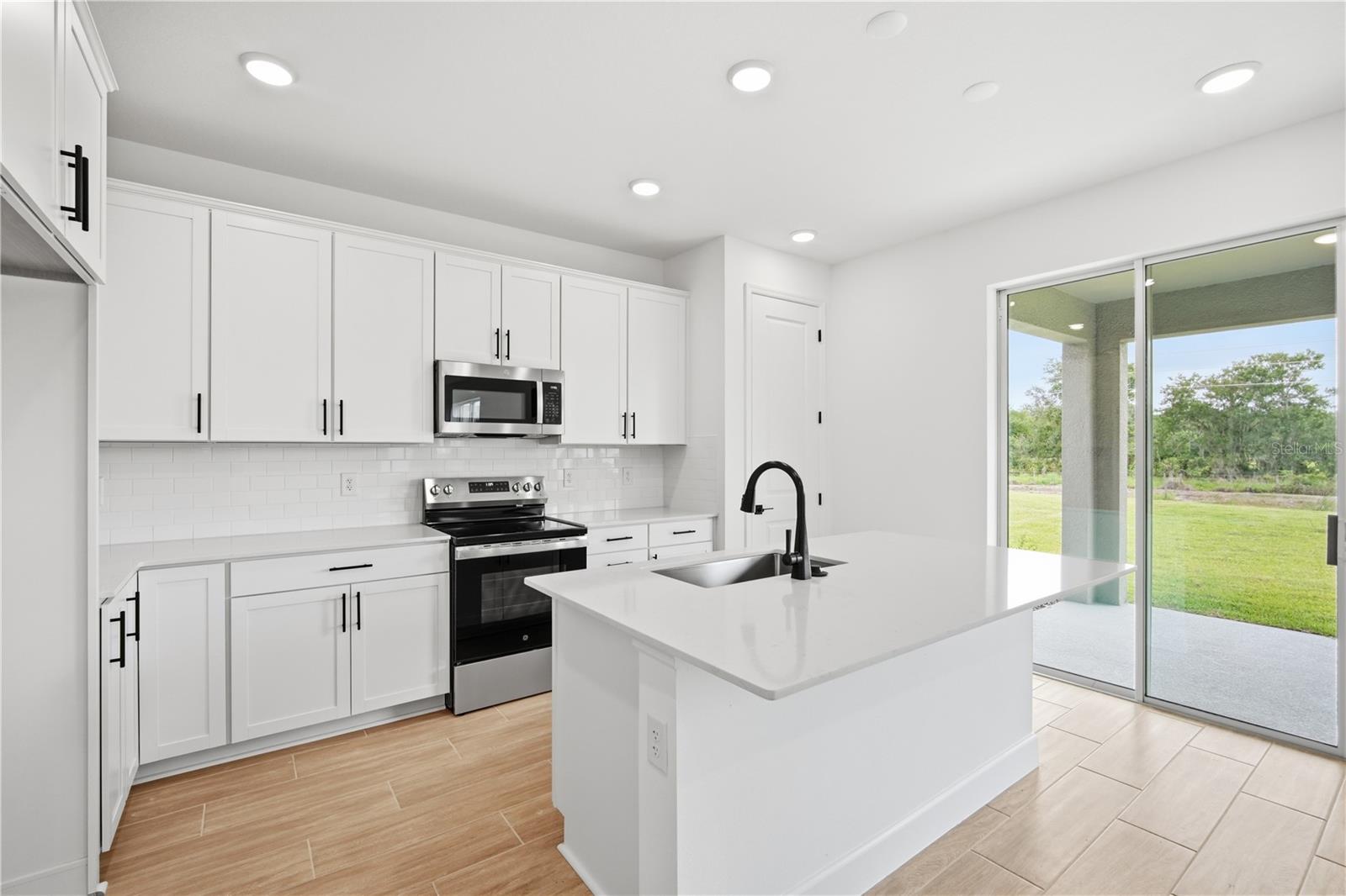 Single Family Residence at 14522 BANKS CT, PARRISH, photo 14 of 39