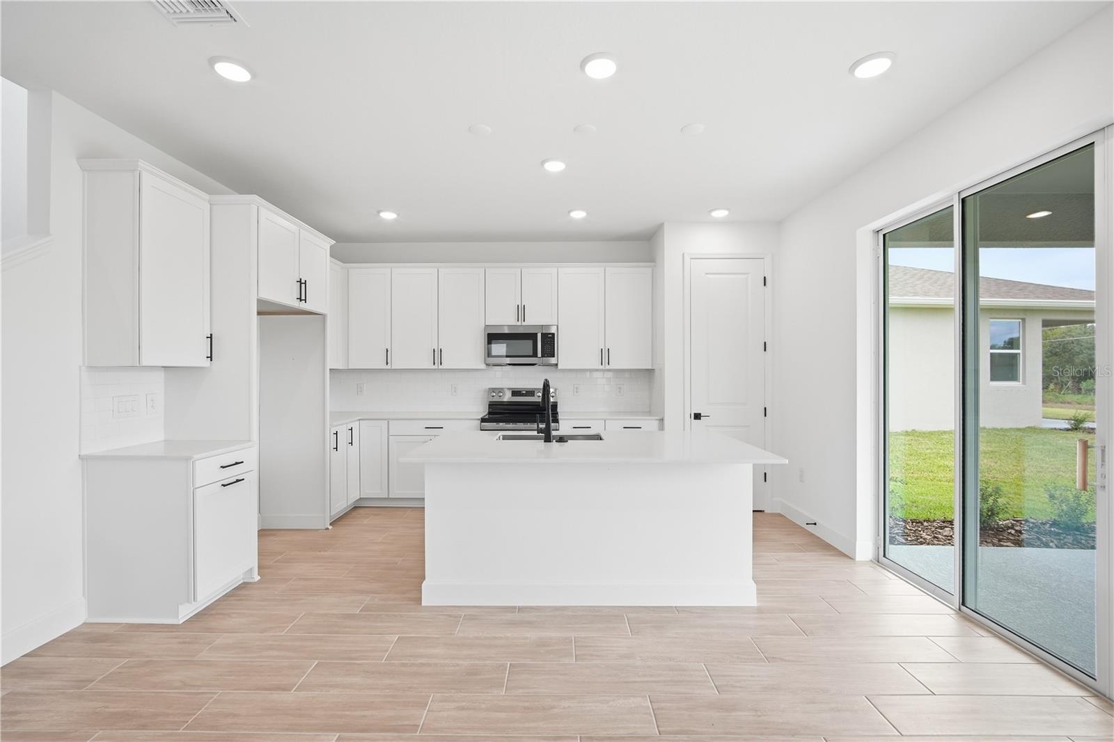 Single Family Residence at 14522 BANKS CT, PARRISH, photo 15 of 39