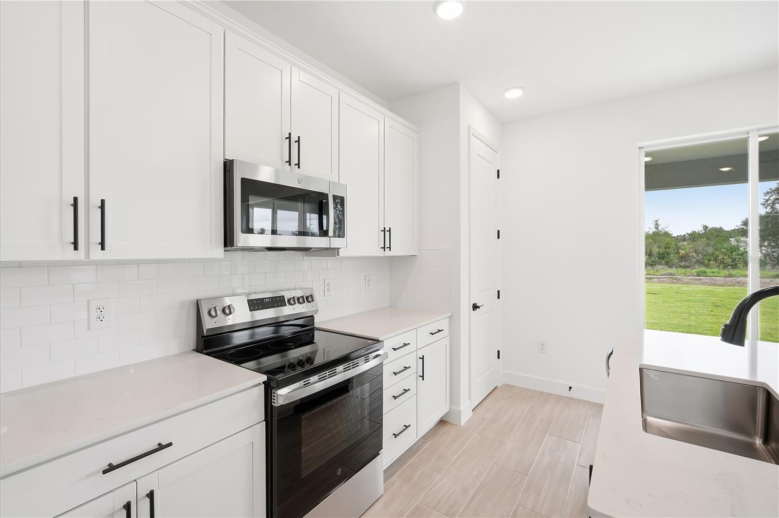 Single Family Residence at 14522 BANKS CT, PARRISH, photo 17 of 39