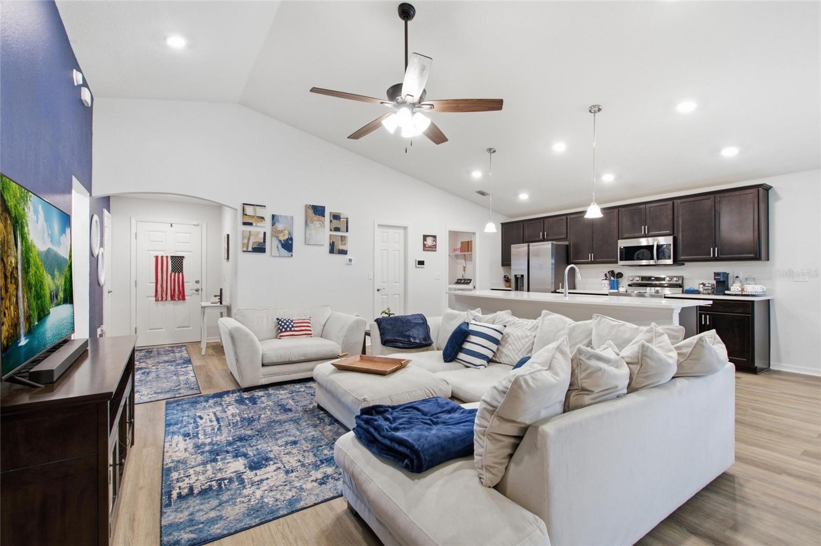 Living Room Open Floorplan - 2295 SUNSET WAY, DAVENPORT