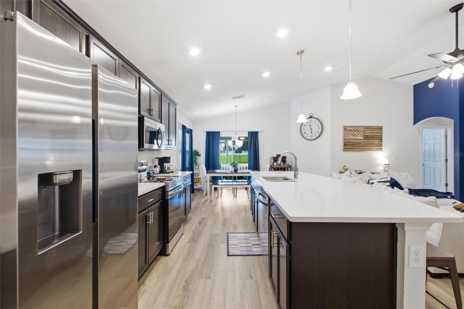 Samsung Stainless Steel Applainces - 2295 SUNSET WAY, DAVENPORT