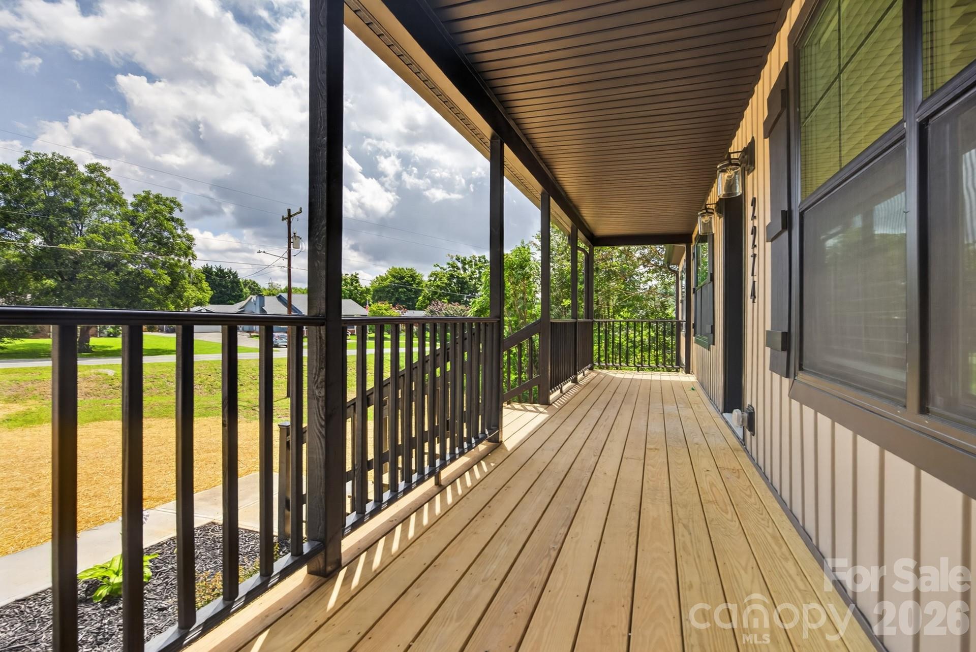 Covered Front Porch - 2274 Darwick Road, Winston Salem