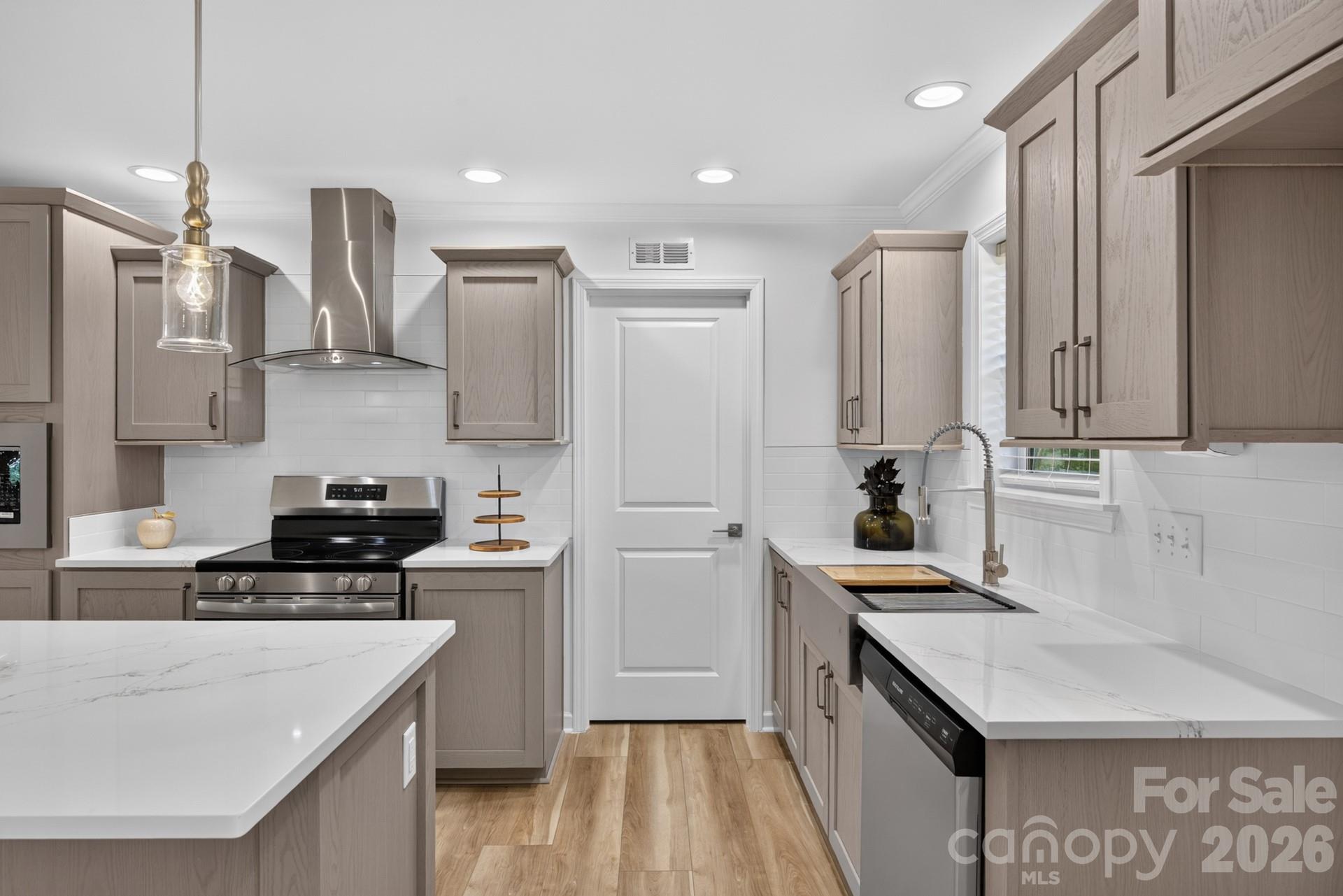 Single Family Residence at 2274 Darwick Road, Winston Salem, photo 13 of 41