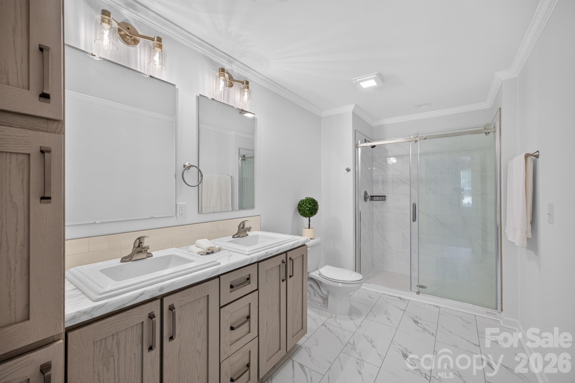 En-Suite bathroom - 2274 Darwick Road, Winston Salem