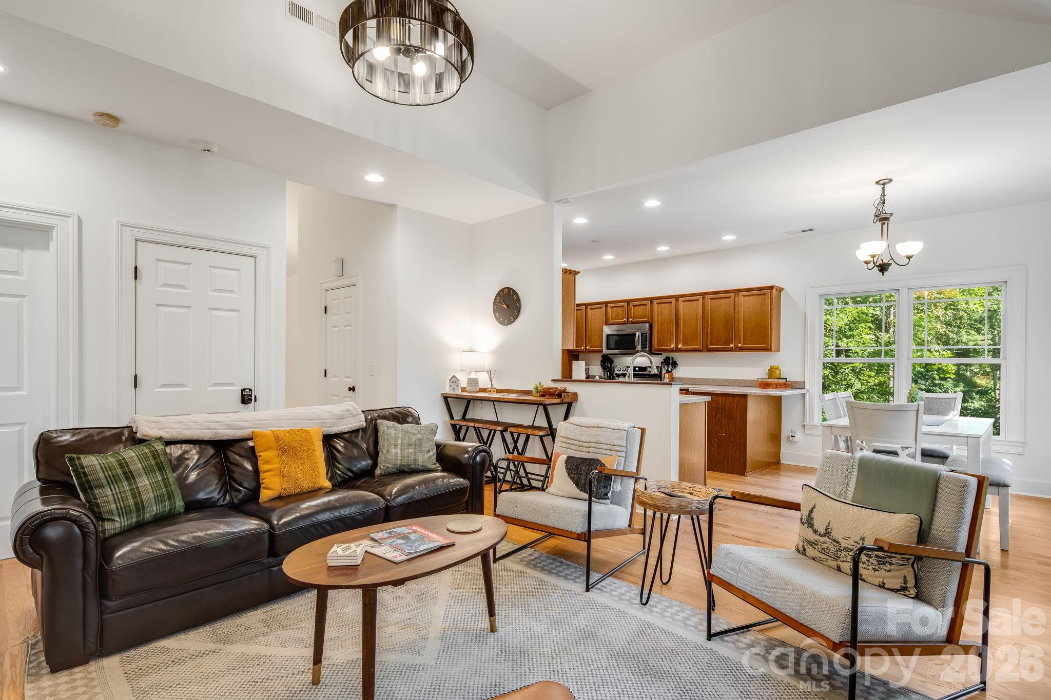 Single Family Residence at 28 Greenbriar Road, Black Mountain, photo 10 of 46