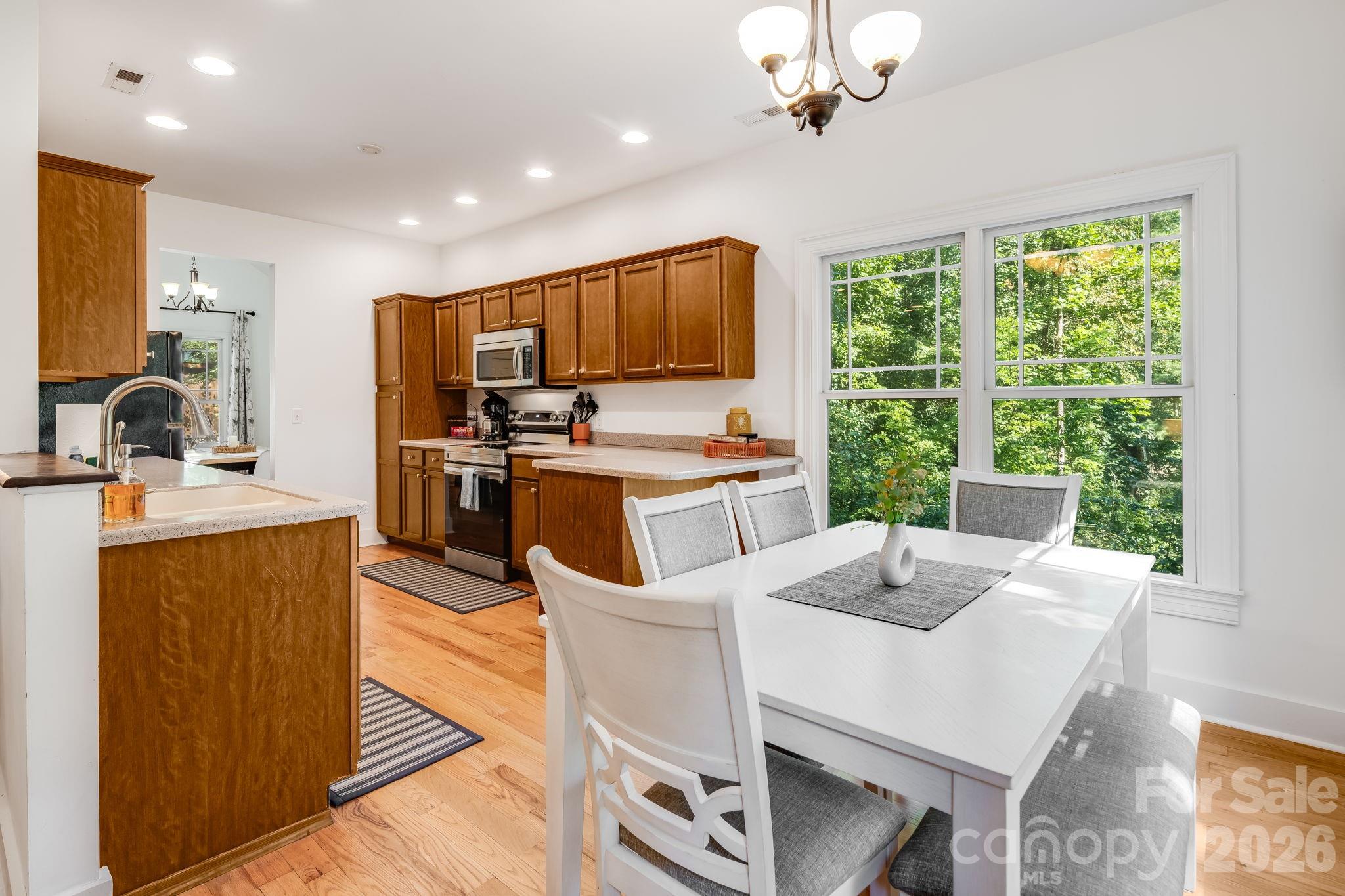 Single Family Residence at 28 Greenbriar Road, Black Mountain, photo 11 of 46
