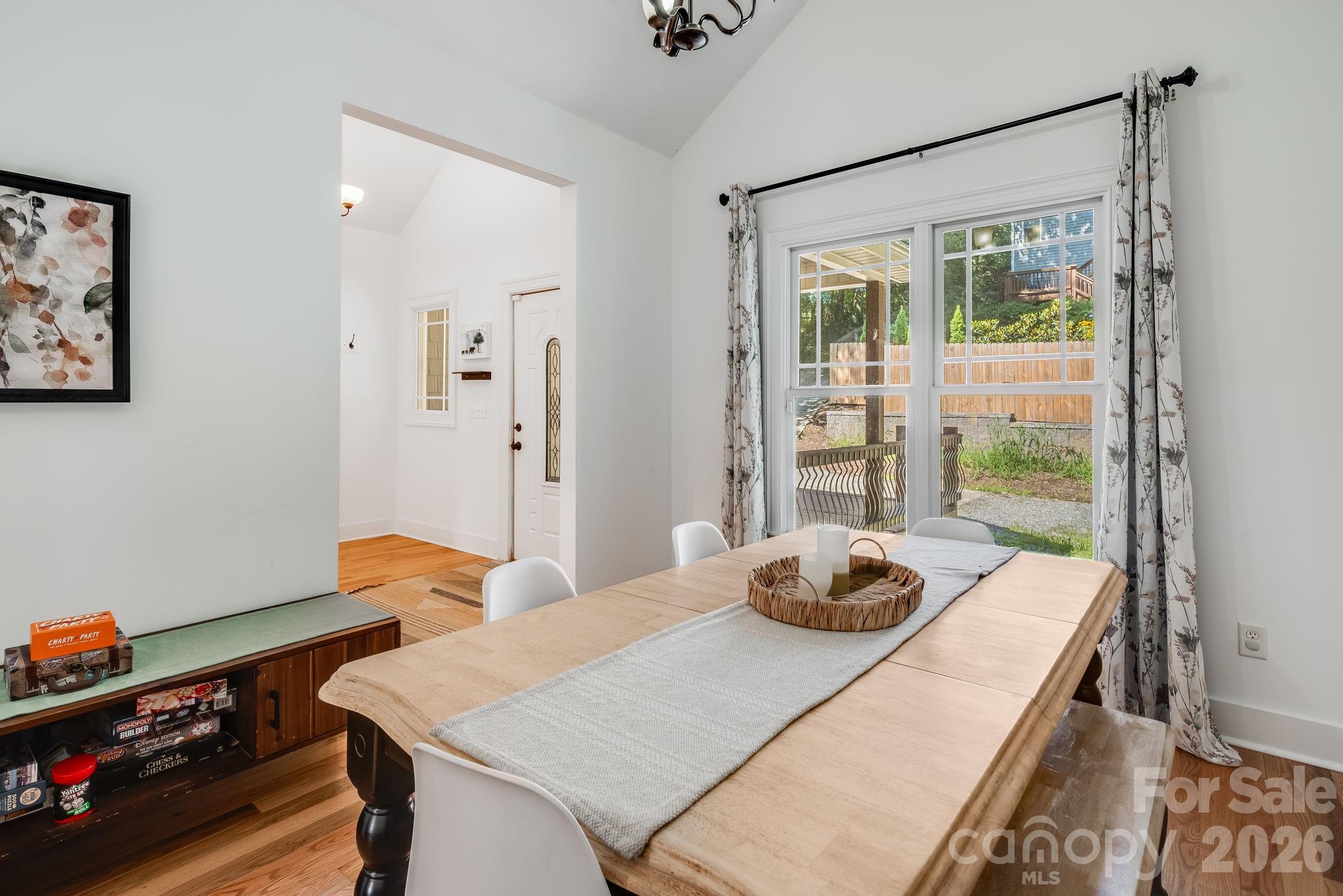 Single Family Residence at 28 Greenbriar Road, Black Mountain, photo 14 of 46