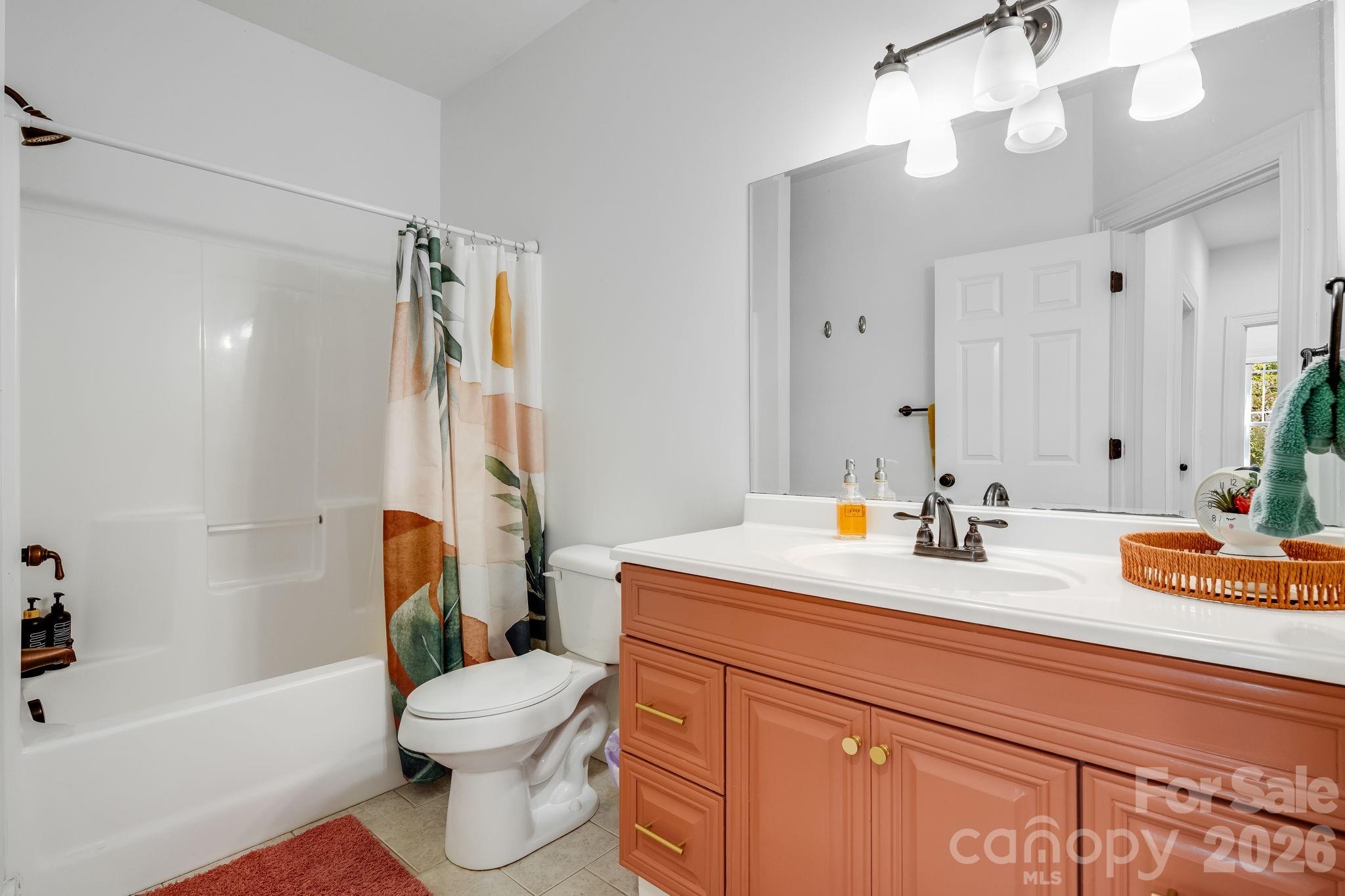 Single Family Residence at 28 Greenbriar Road, Black Mountain, photo 26 of 46