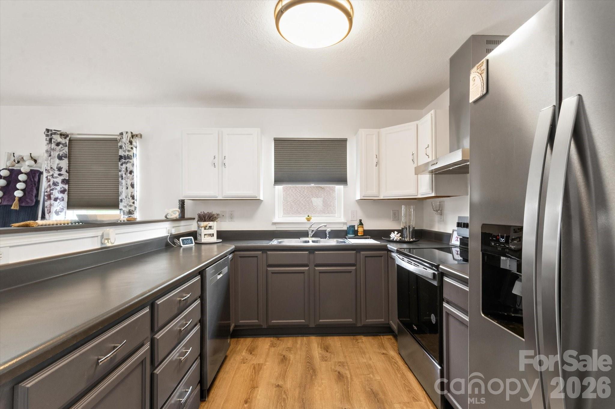 Kitchen - 100 Victoria Springs Drive, Flat Rock