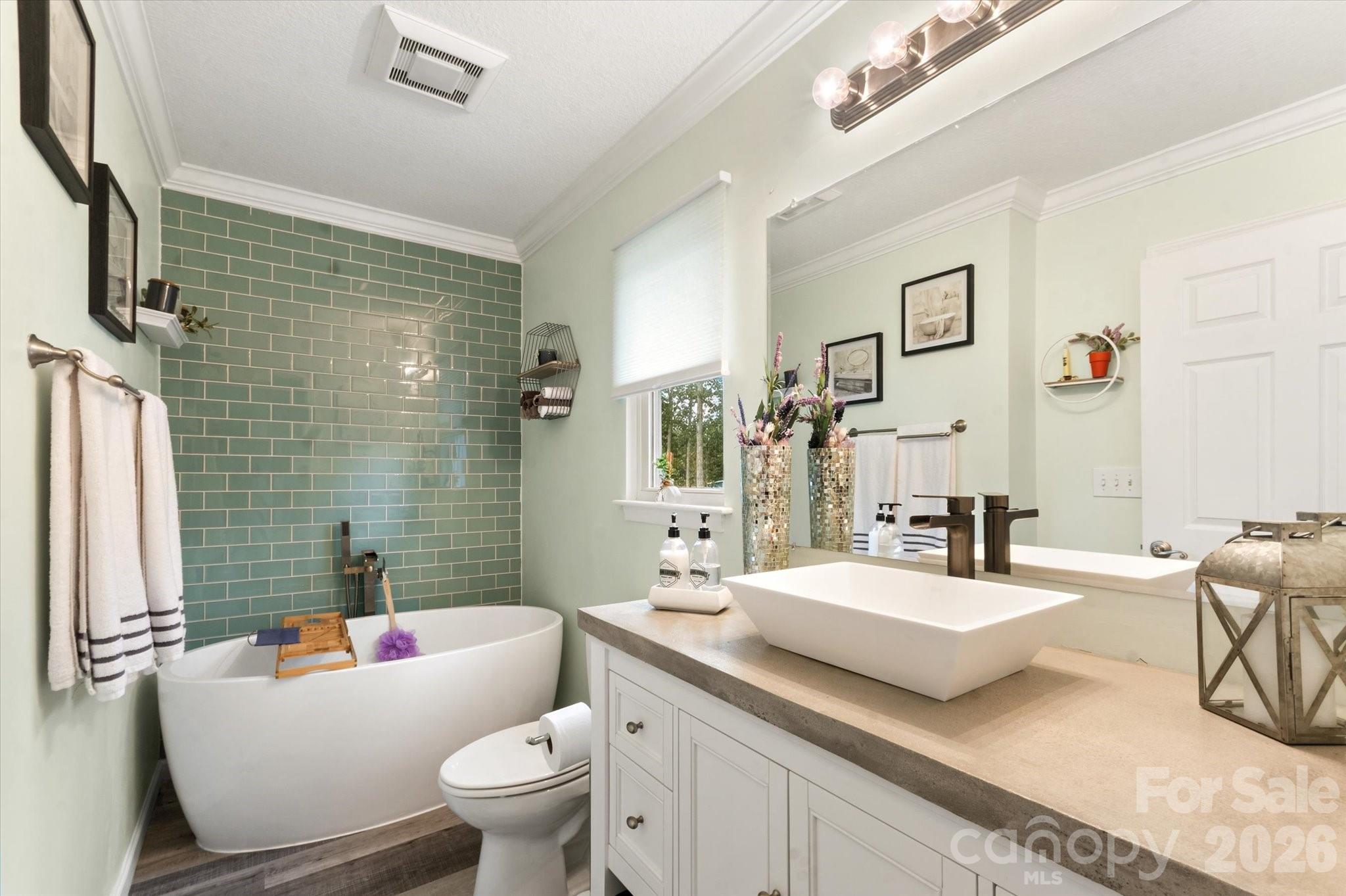 Upstairs Bath - 100 Victoria Springs Drive, Flat Rock