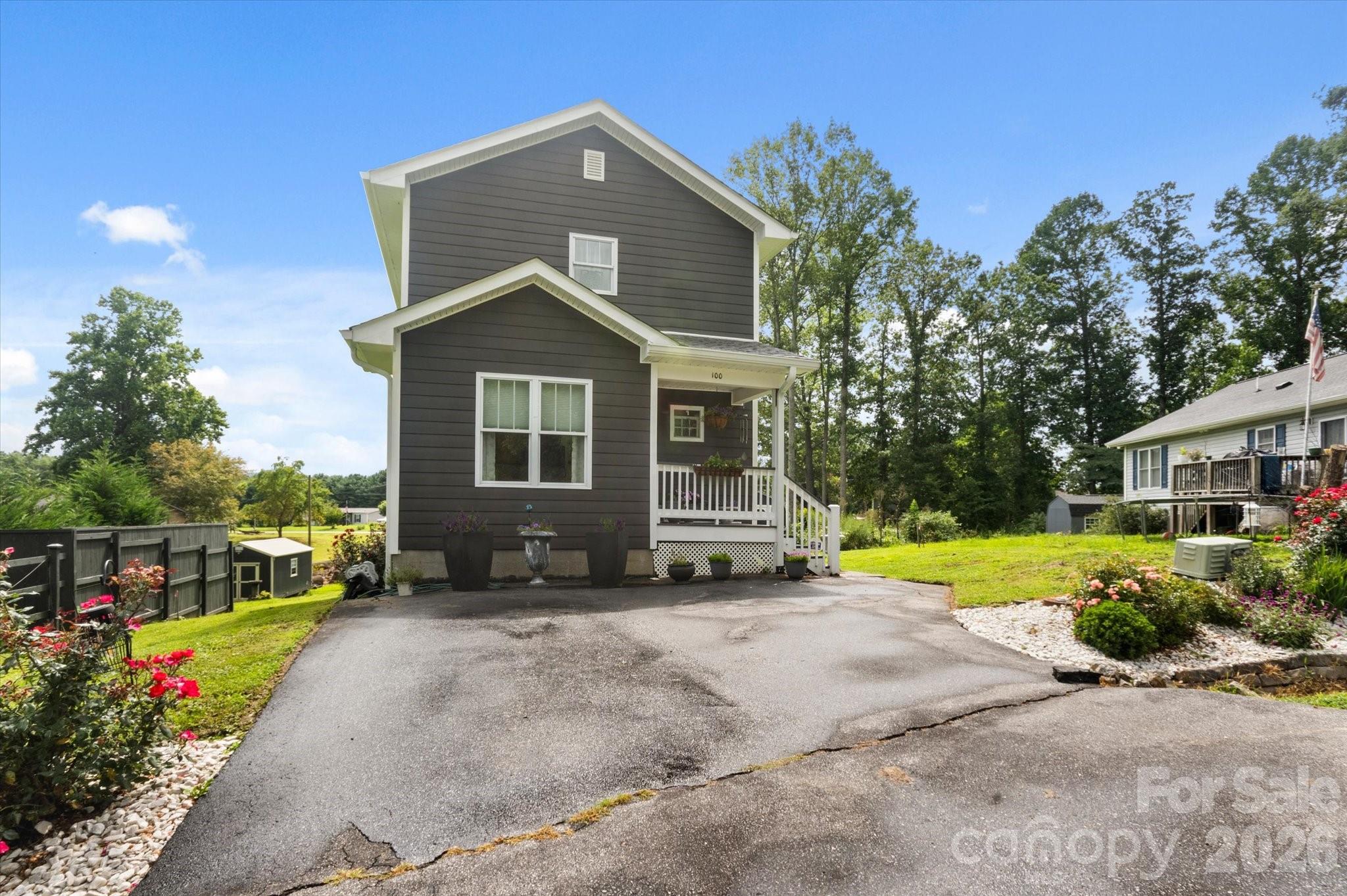Single Family Residence at 100 Victoria Springs Drive, Flat Rock, photo 24 of 36