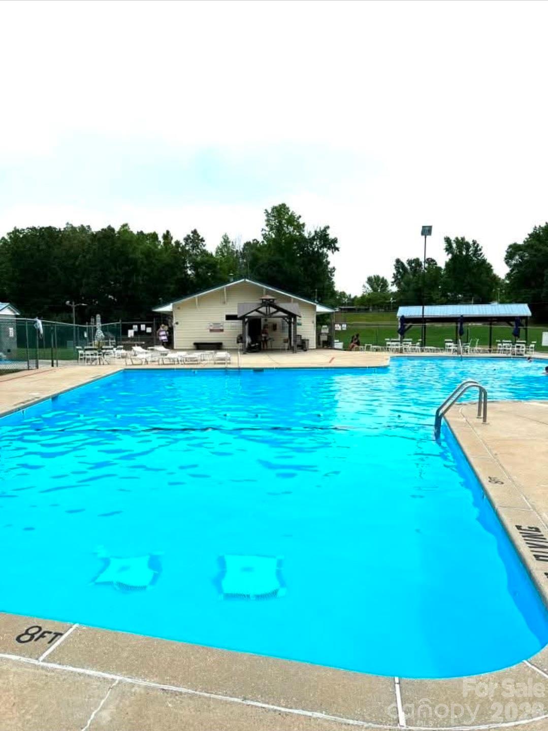 Saltwater pool, just around the corner from 110 twin bluff trl - 110 Twin Bluff Trail, Mount Gilead