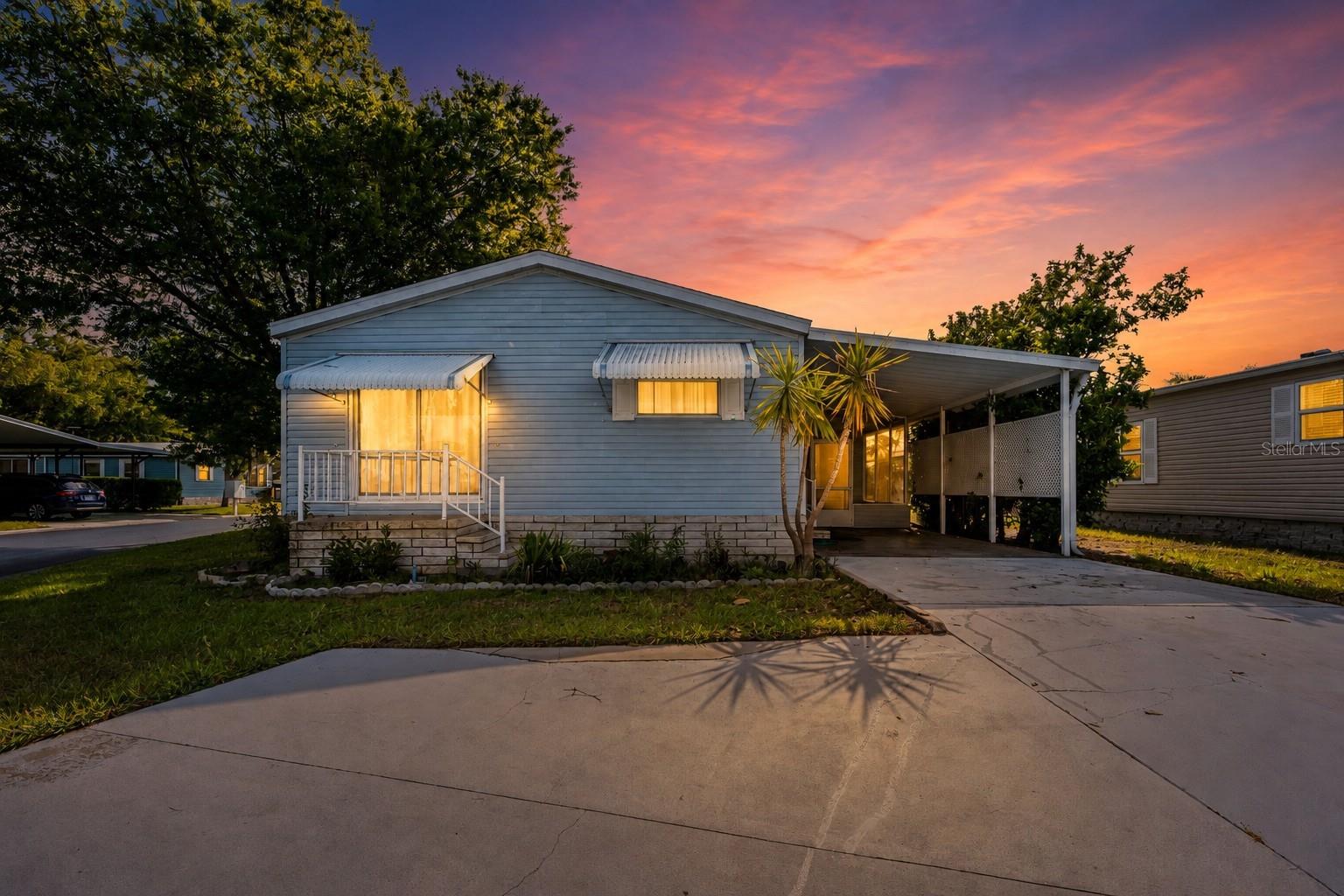 3210 HICKORY DR