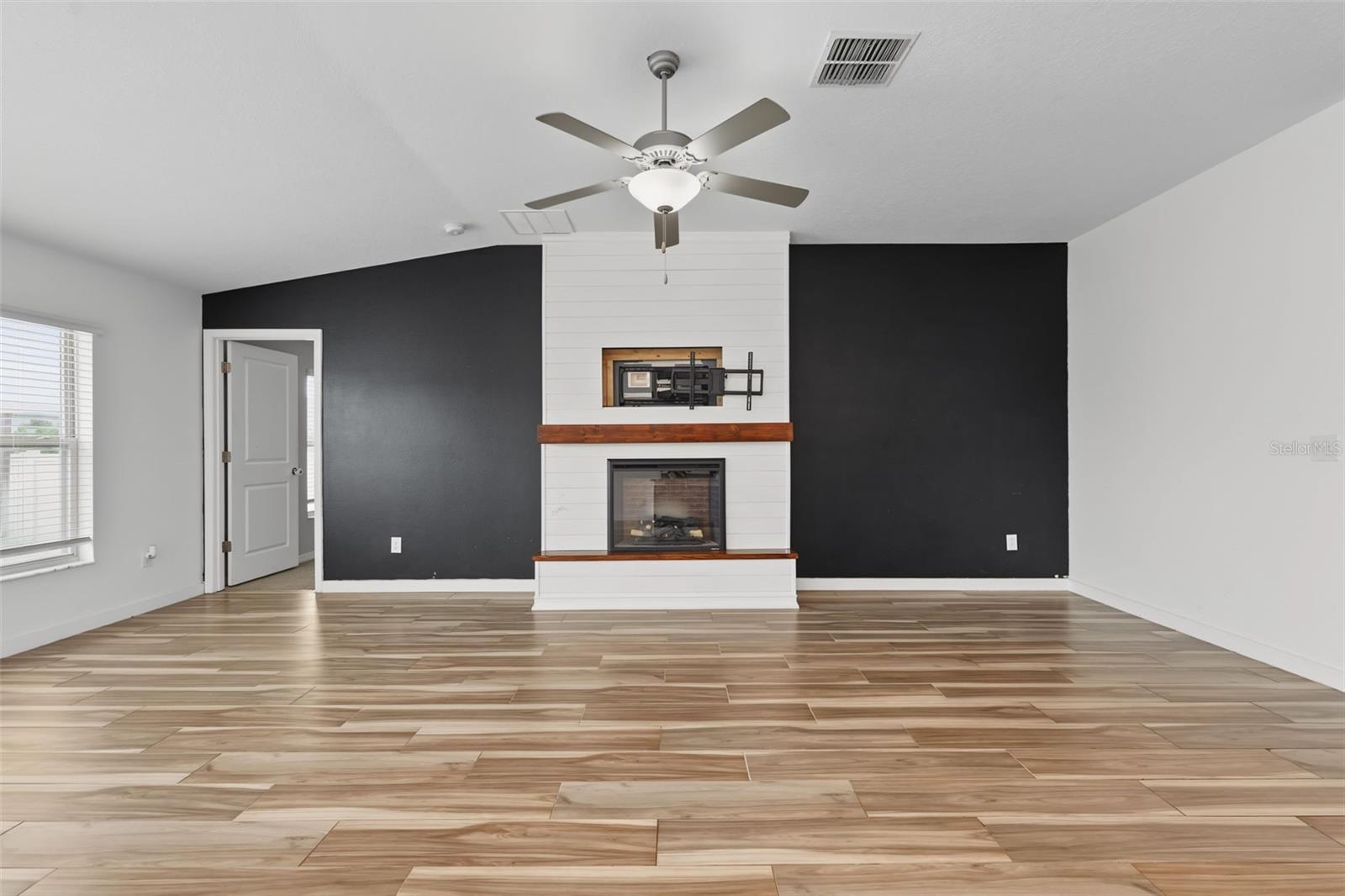 Single Family Residence at 6317 SPIDER LILY WAY, NEW PORT RICHEY, photo 5 of 29