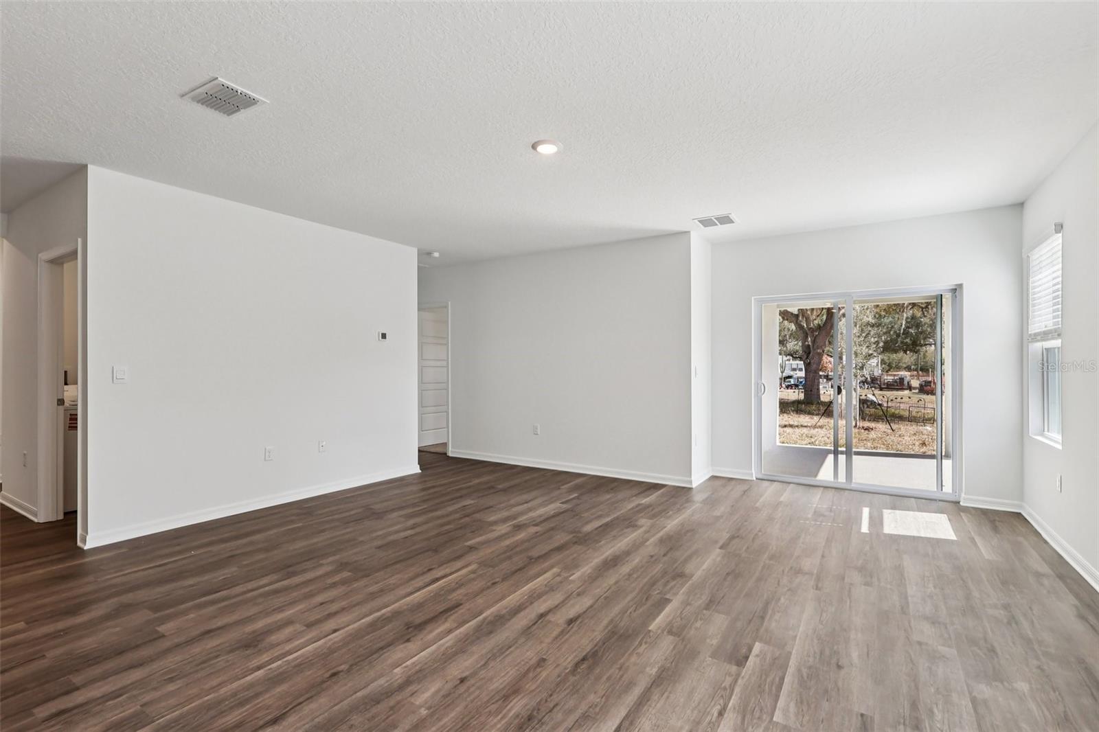 Single Family Residence at 3990 LIMEKLIN FALLS LOOP, DAVENPORT, photo 5 of 32