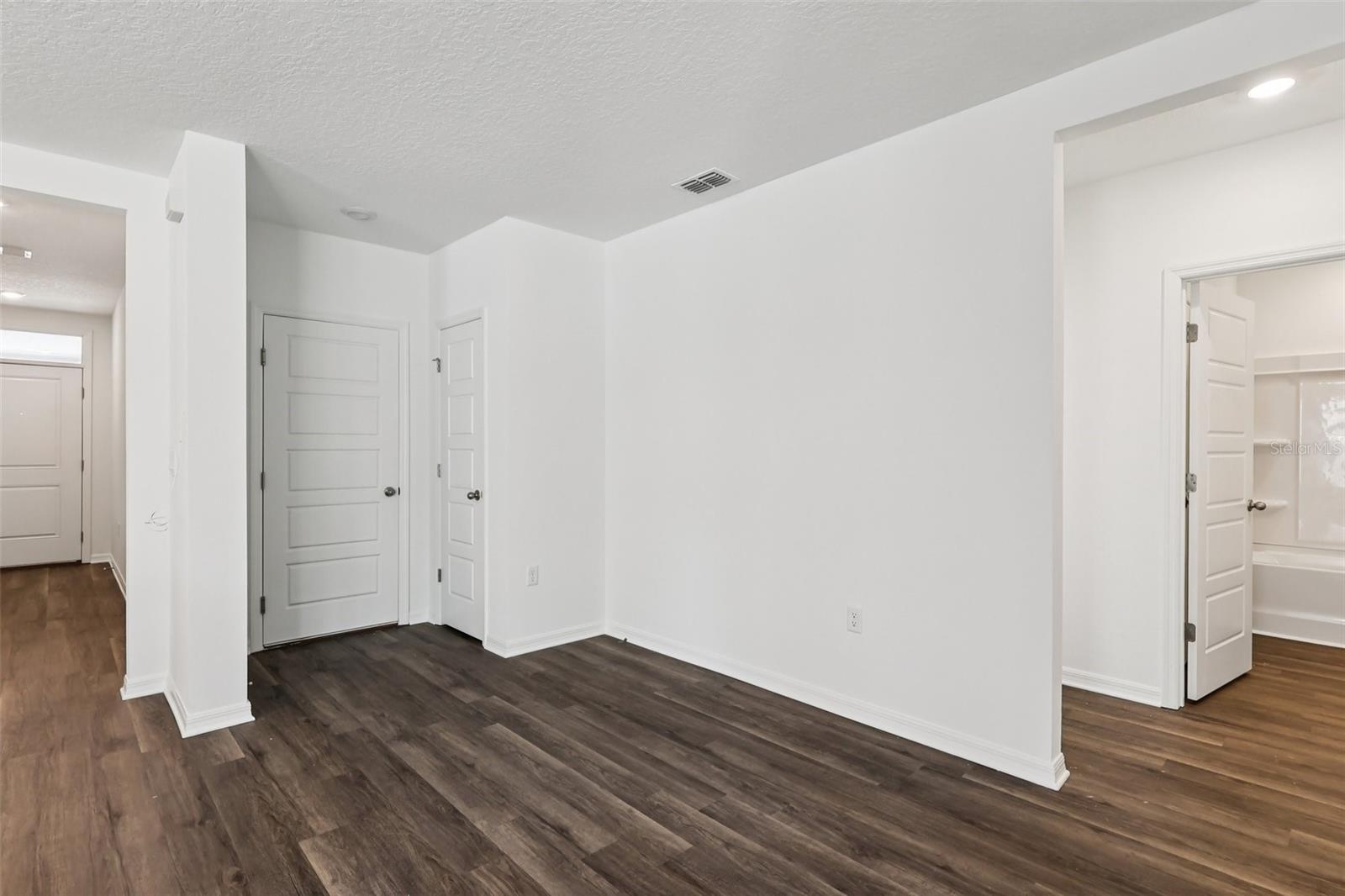 Single Family Residence at 3990 LIMEKLIN FALLS LOOP, DAVENPORT, photo 6 of 32