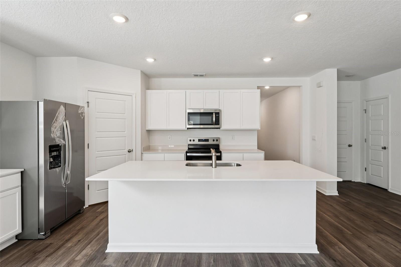 Single Family Residence at 3990 LIMEKLIN FALLS LOOP, DAVENPORT, photo 8 of 32