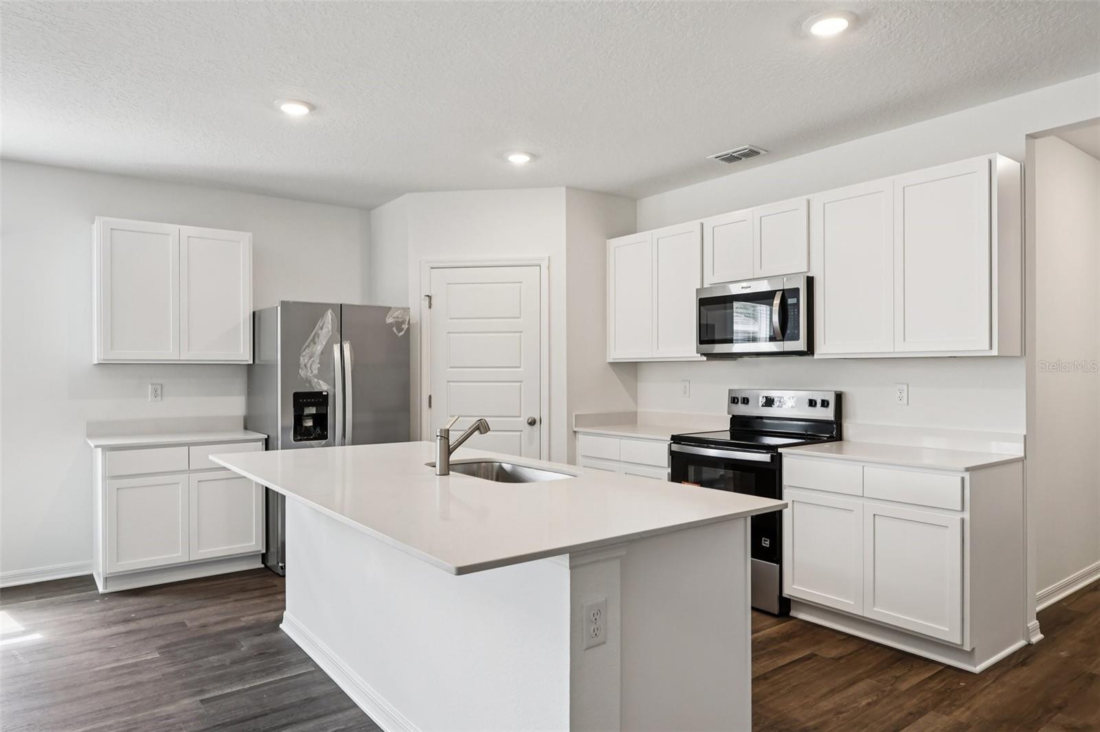 Single Family Residence at 3990 LIMEKLIN FALLS LOOP, DAVENPORT, photo 12 of 32