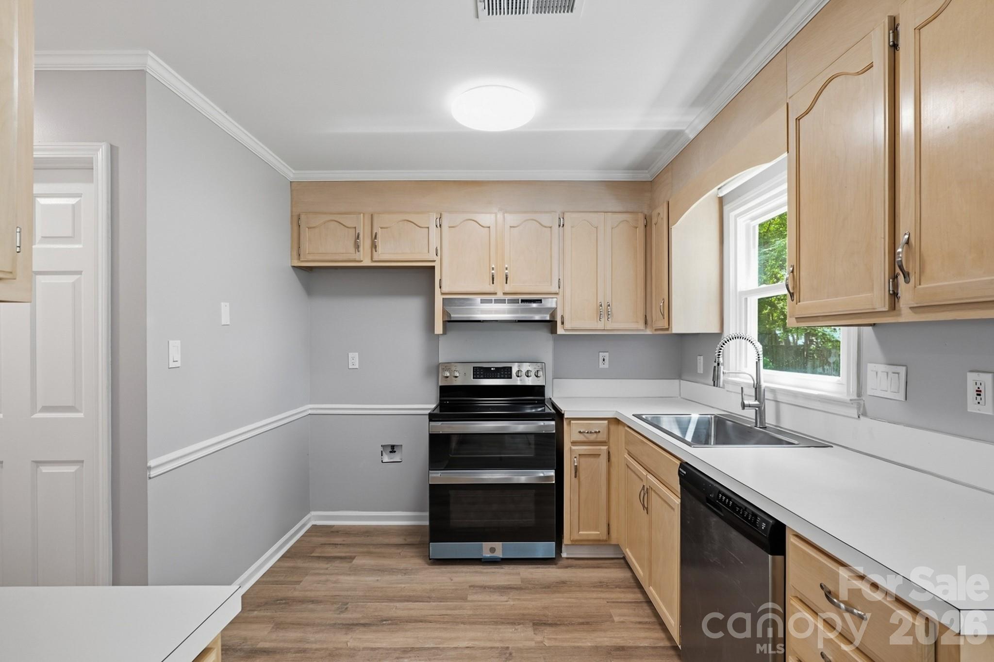 Single Family Residence at 12530 Newstead Road, Huntersville, photo 5 of 33