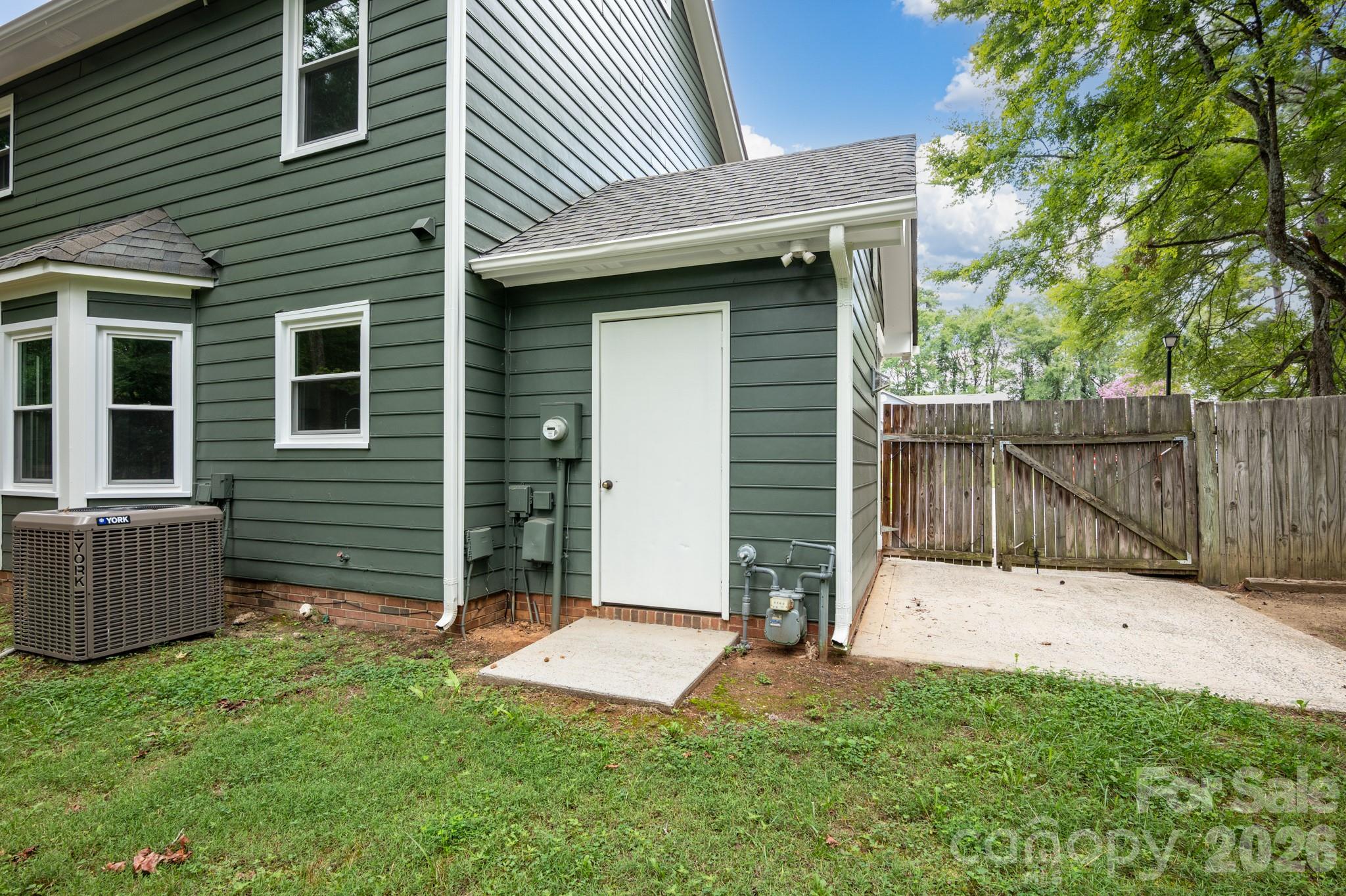 Single Family Residence at 12530 Newstead Road, Huntersville, photo 30 of 33
