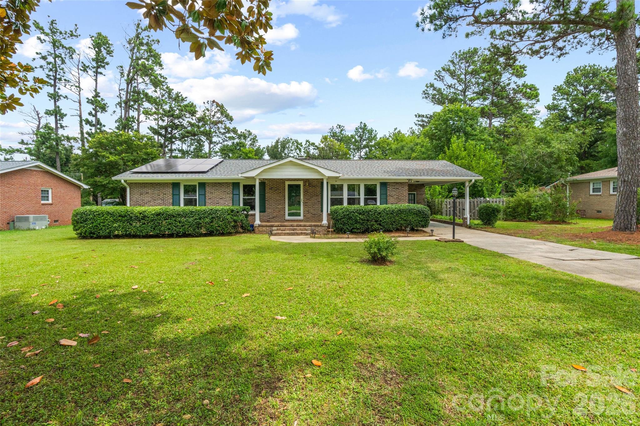 Single Family Residence at 753 Schuyler Drive, Rock Hill, photo 2 of 22