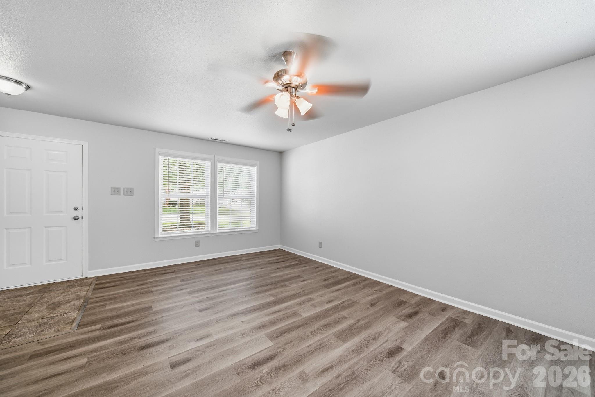 Single Family Residence at 1602 Matthew Allen Circle, Kannapolis, photo 2 of 32