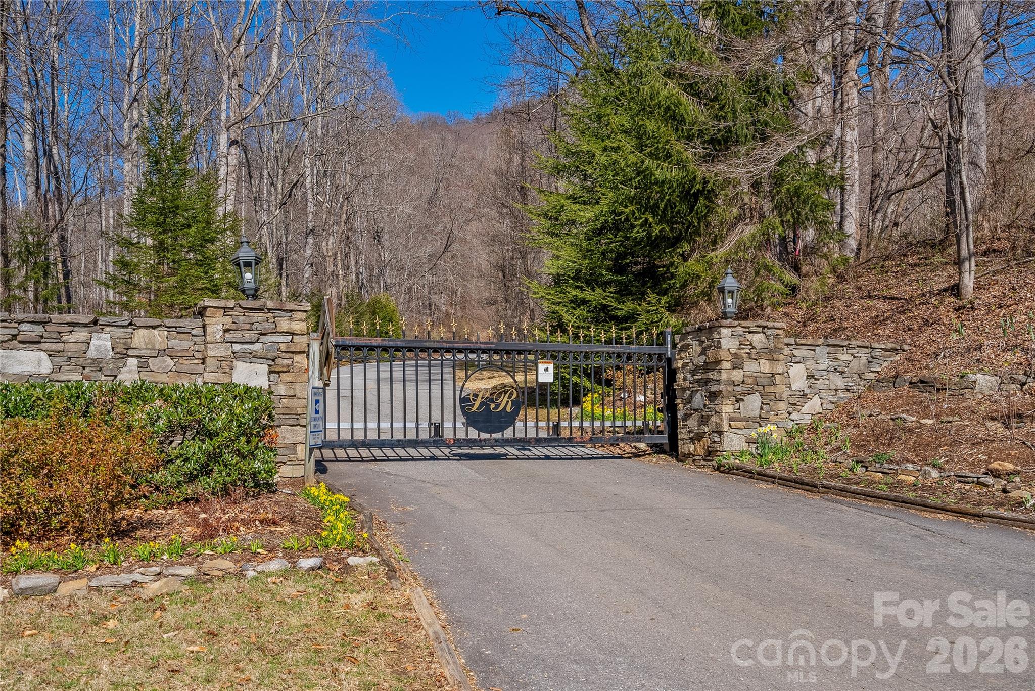 Another look at the gate. - 99999 Winding Poplar Road, Black Mountain