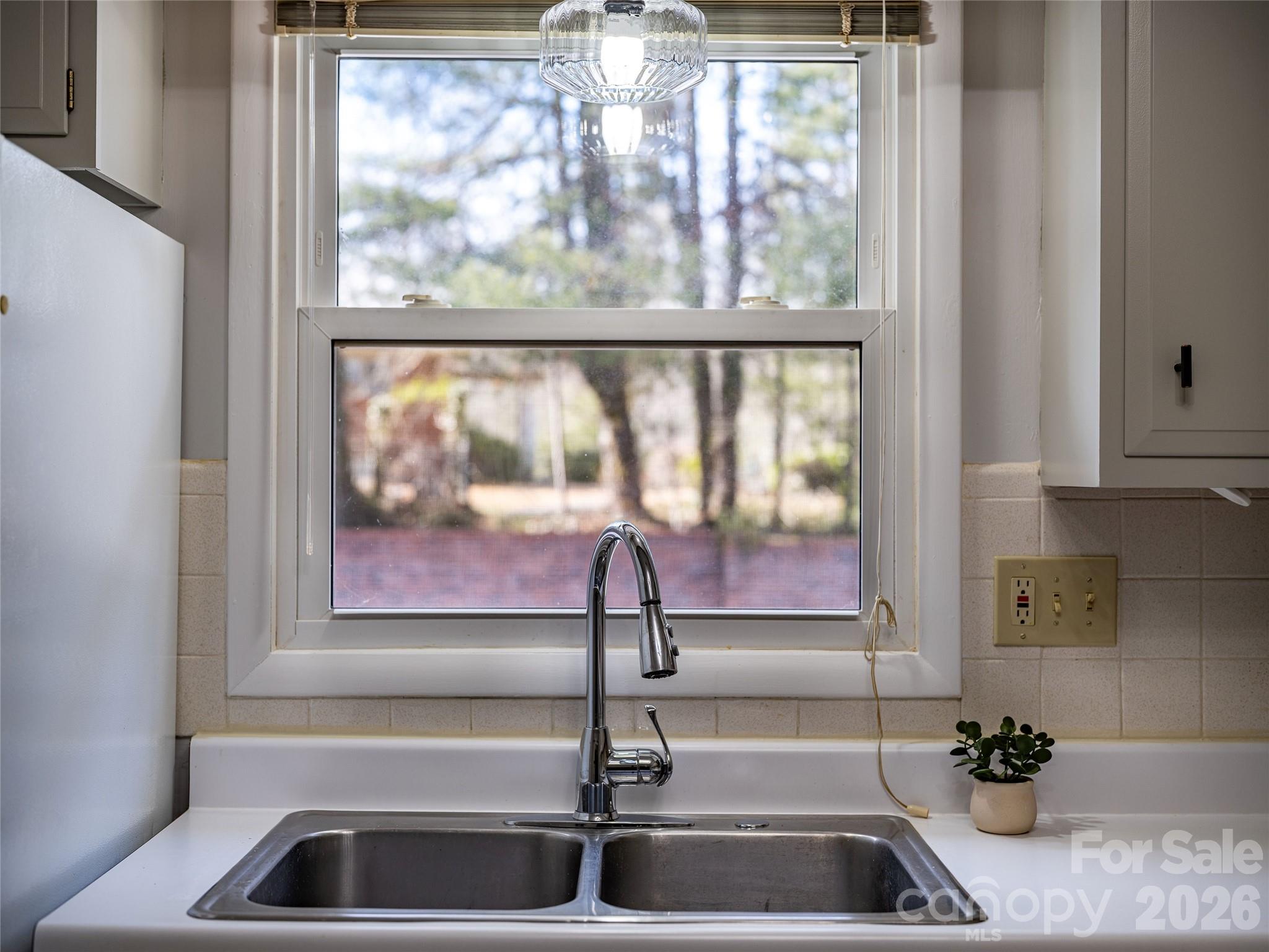 Kitchen - 102 Boyd Drive, Flat Rock