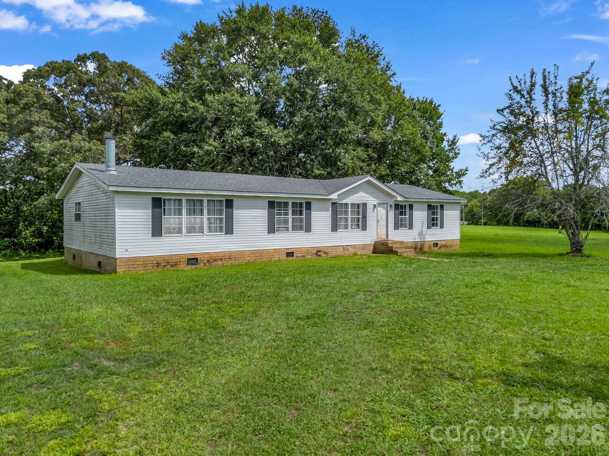 Single Family Residence at 3204 Frank Grigg Drive, Shelby, photo 2 of 33