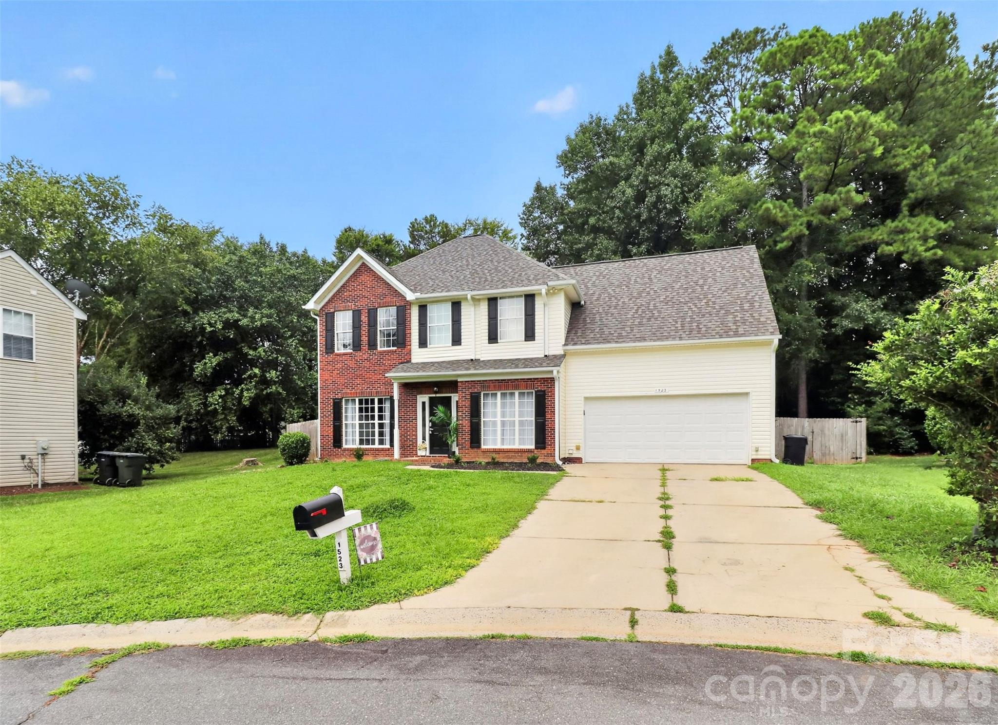 Single Family Residence at 1523 Merrie Meadow Court, Rock Hill, photo 2 of 44