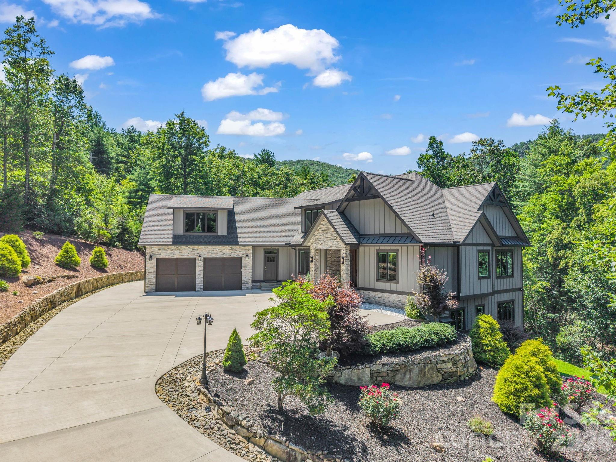 Single Family Residence at 8 Lakeview Drive, Fairview, photo 13 of 48