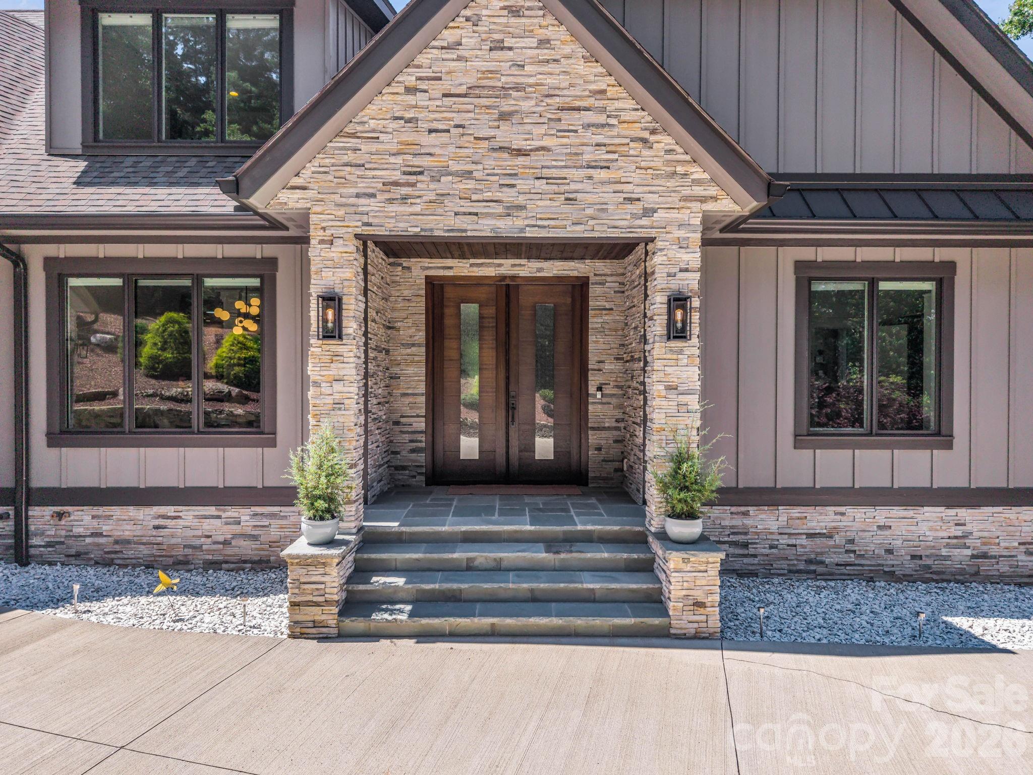 Single Family Residence at 8 Lakeview Drive, Fairview, photo 18 of 48