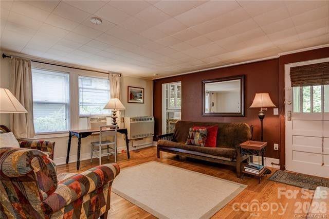 Apt. 4 - LR - 41 Panola Street, Asheville