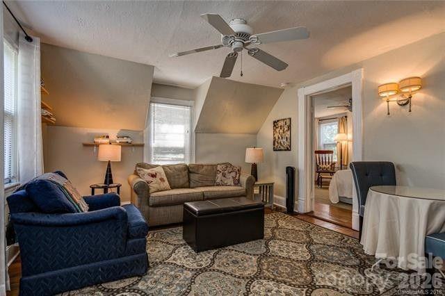 Apt. 3 - LR - 41 Panola Street, Asheville