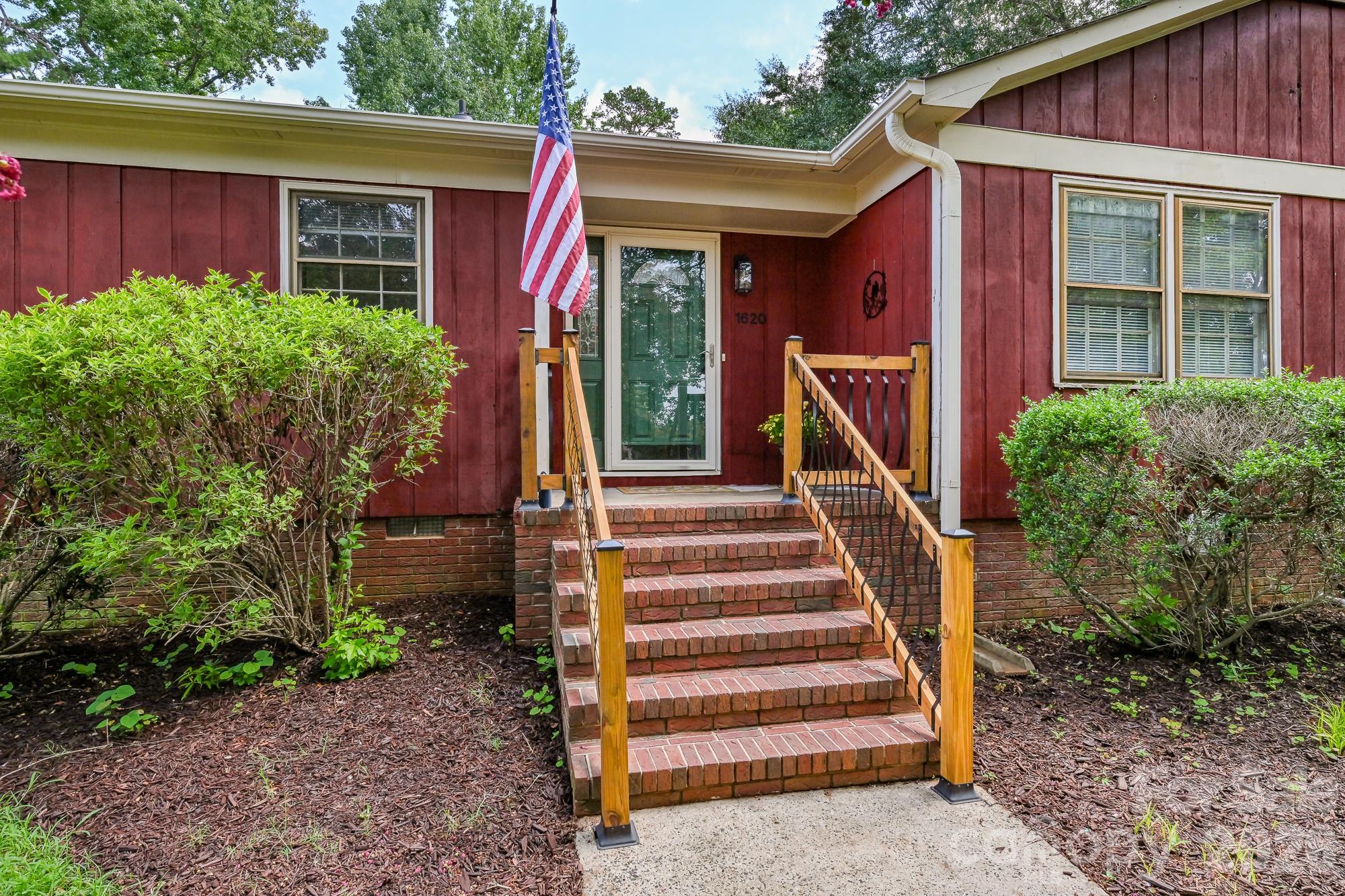 Come on in!!!! - 1620 Windyrush Lane, Gastonia