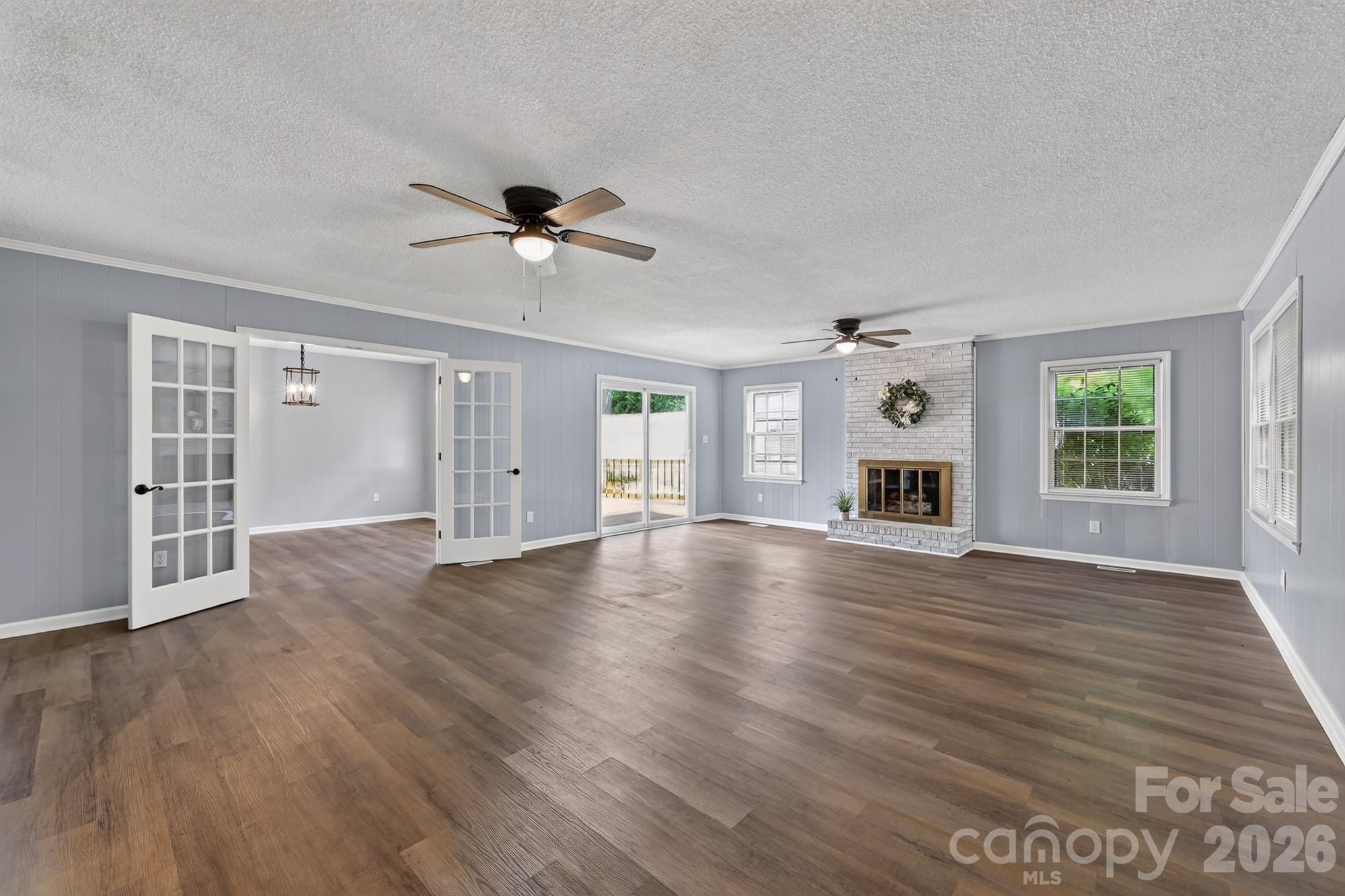 HUGE FAMILY ROOM!! - 1620 Windyrush Lane, Gastonia