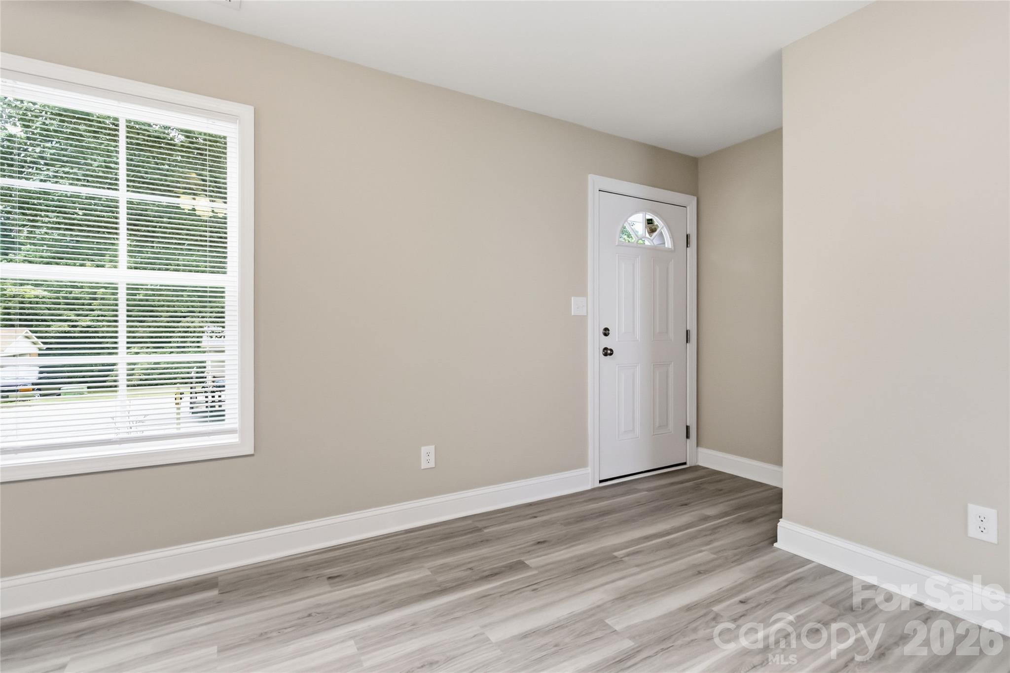Single Family Residence at 412 E Mclelland Avenue, Mooresville, photo 4 of 19
