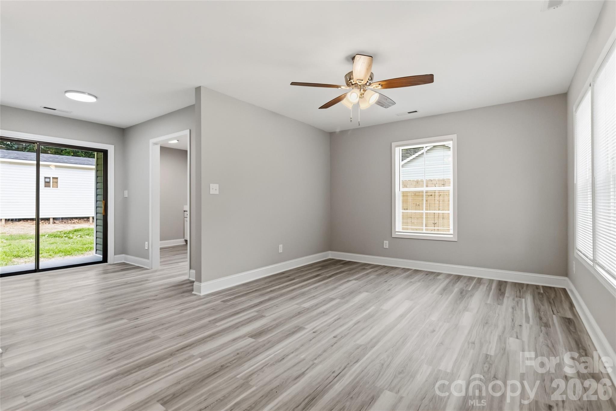 Single Family Residence at 412 E Mclelland Avenue, Mooresville, photo 5 of 19