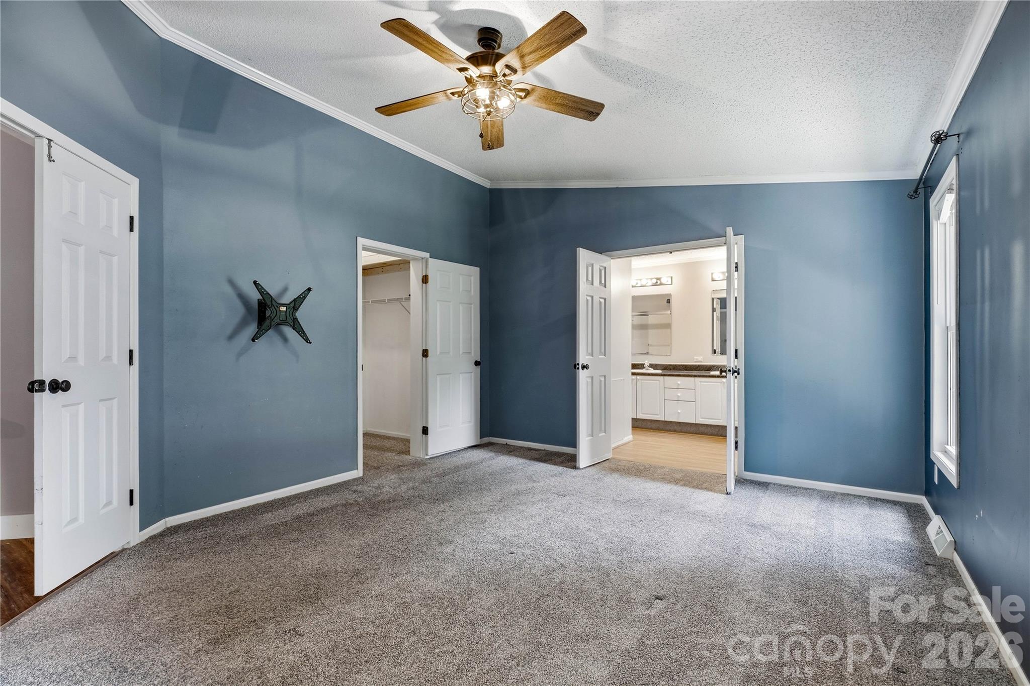 Large Primary bedroom - 3555 Lake Bluff Drive, Sherrills Ford