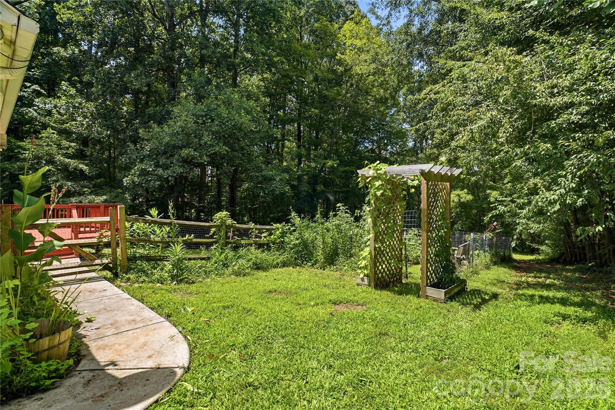 Beautiful arbor in backyard - 3555 Lake Bluff Drive, Sherrills Ford