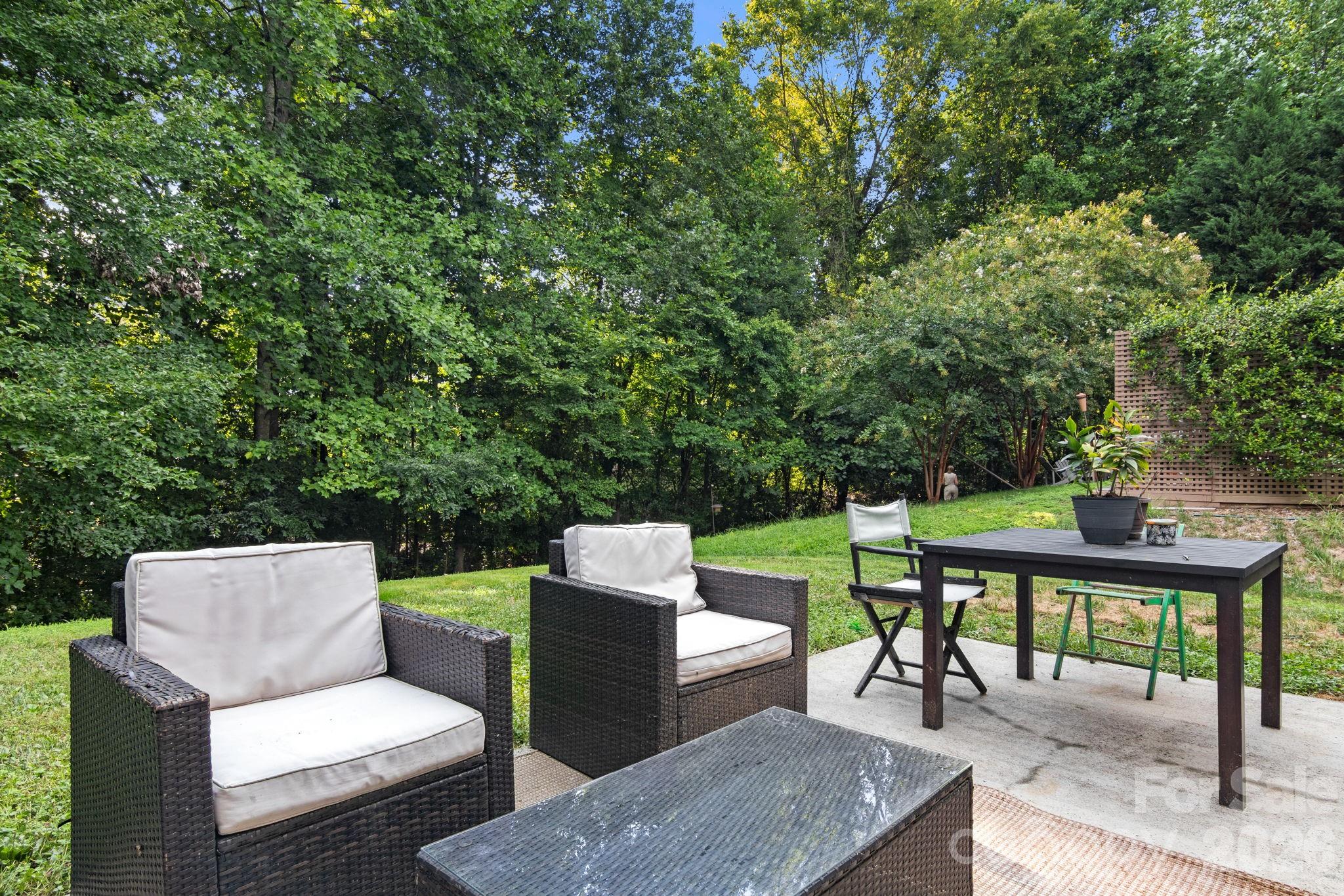 Single Family Residence at 1334 Sarandon Drive, Matthews, photo 38 of 40
