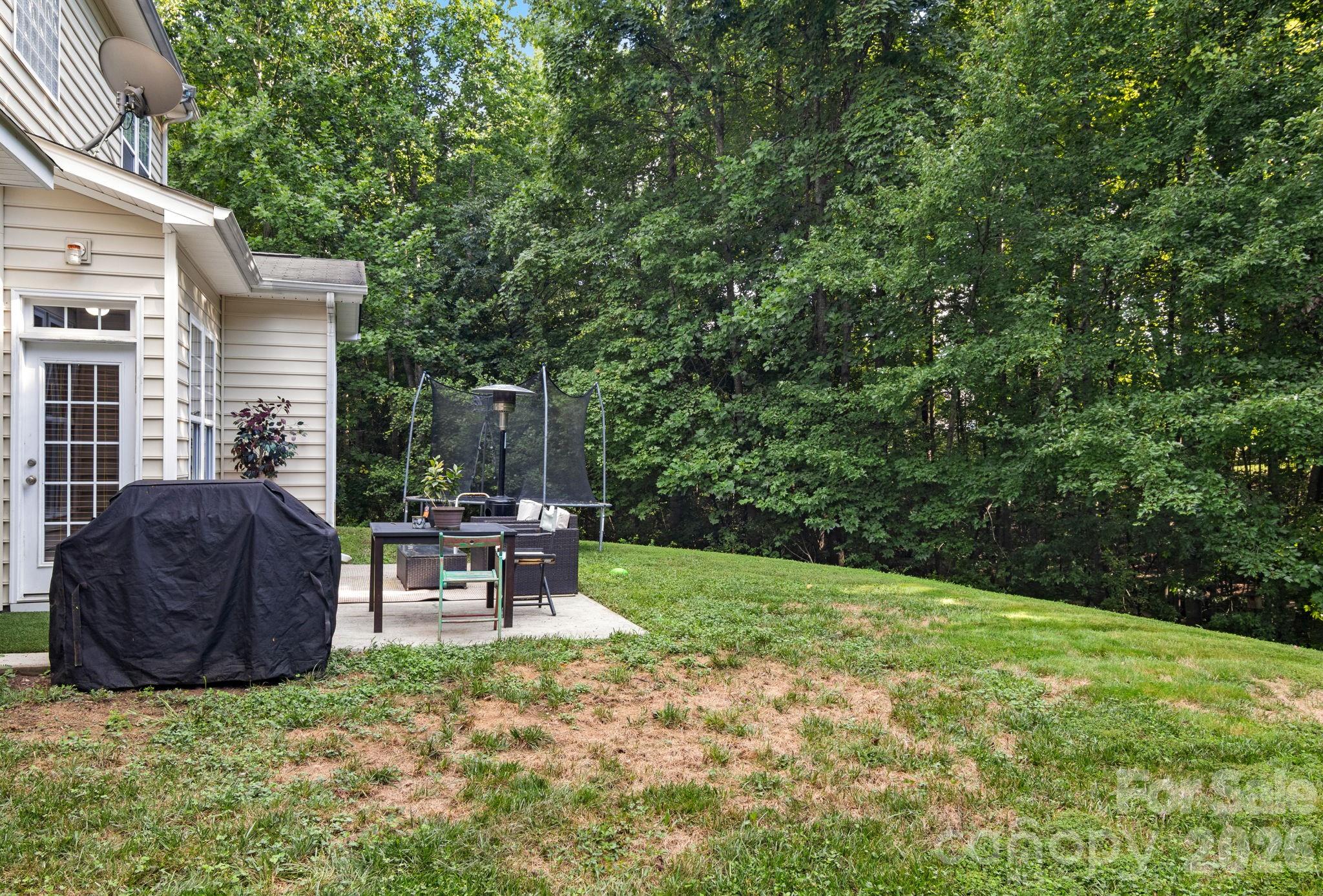 Single Family Residence at 1334 Sarandon Drive, Matthews, photo 39 of 40