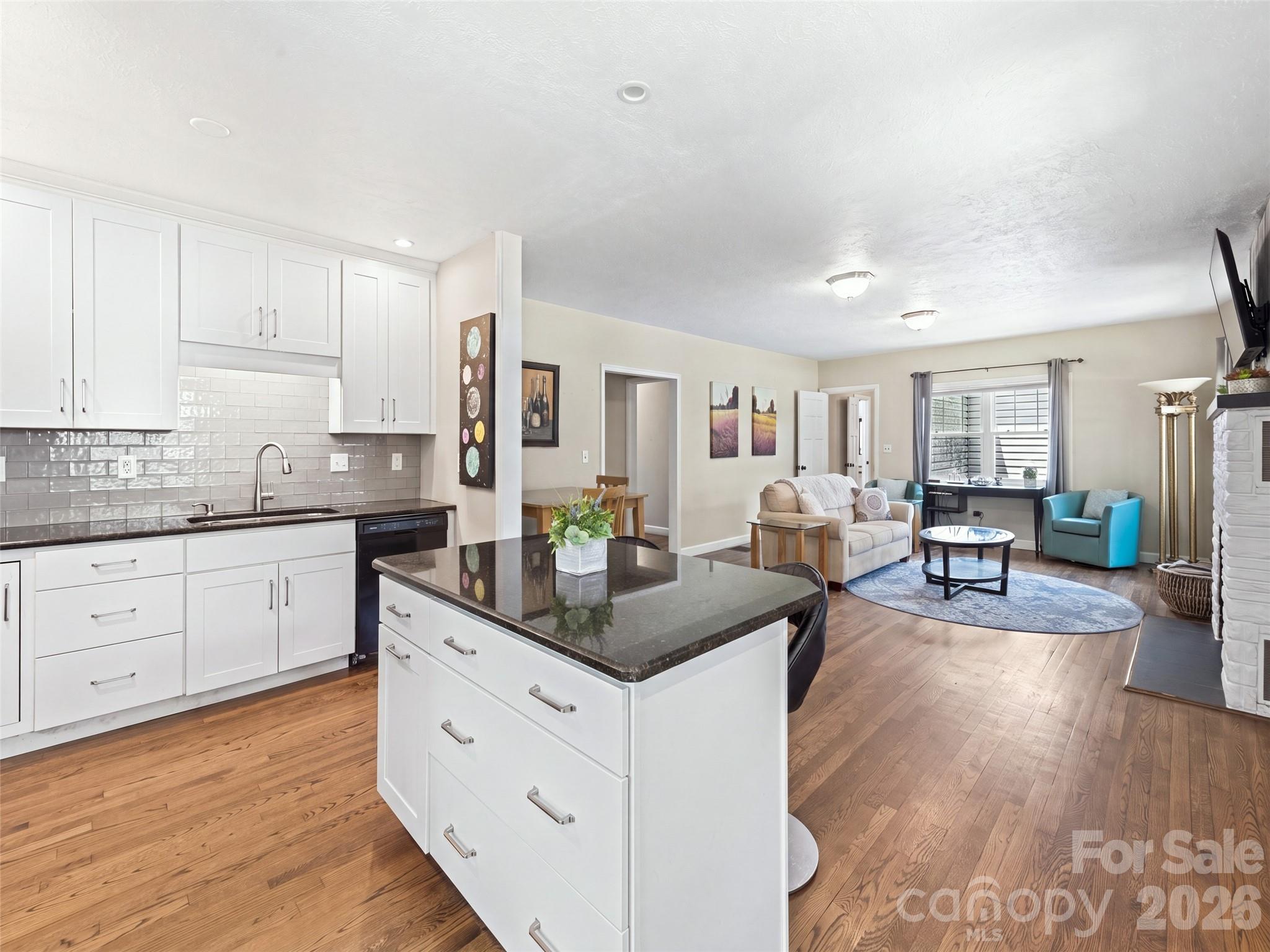Single Family Residence at 1909 Arlington Place, Hendersonville, photo 13 of 28