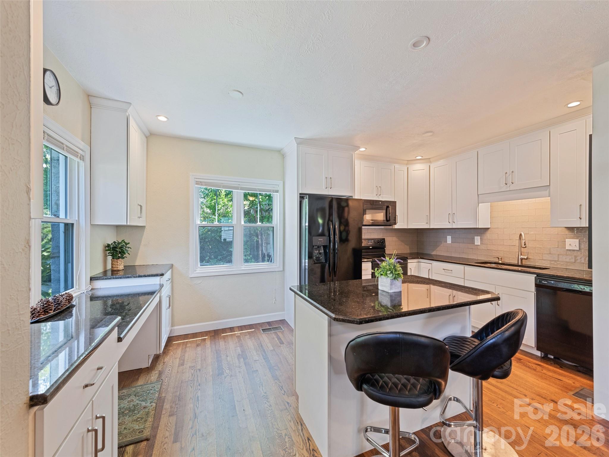Single Family Residence at 1909 Arlington Place, Hendersonville, photo 14 of 28
