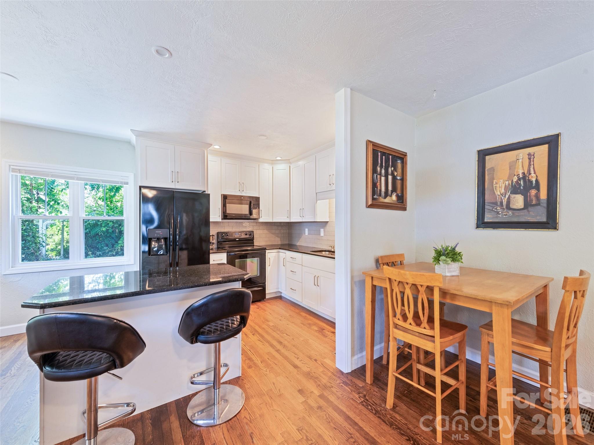 Single Family Residence at 1909 Arlington Place, Hendersonville, photo 17 of 28