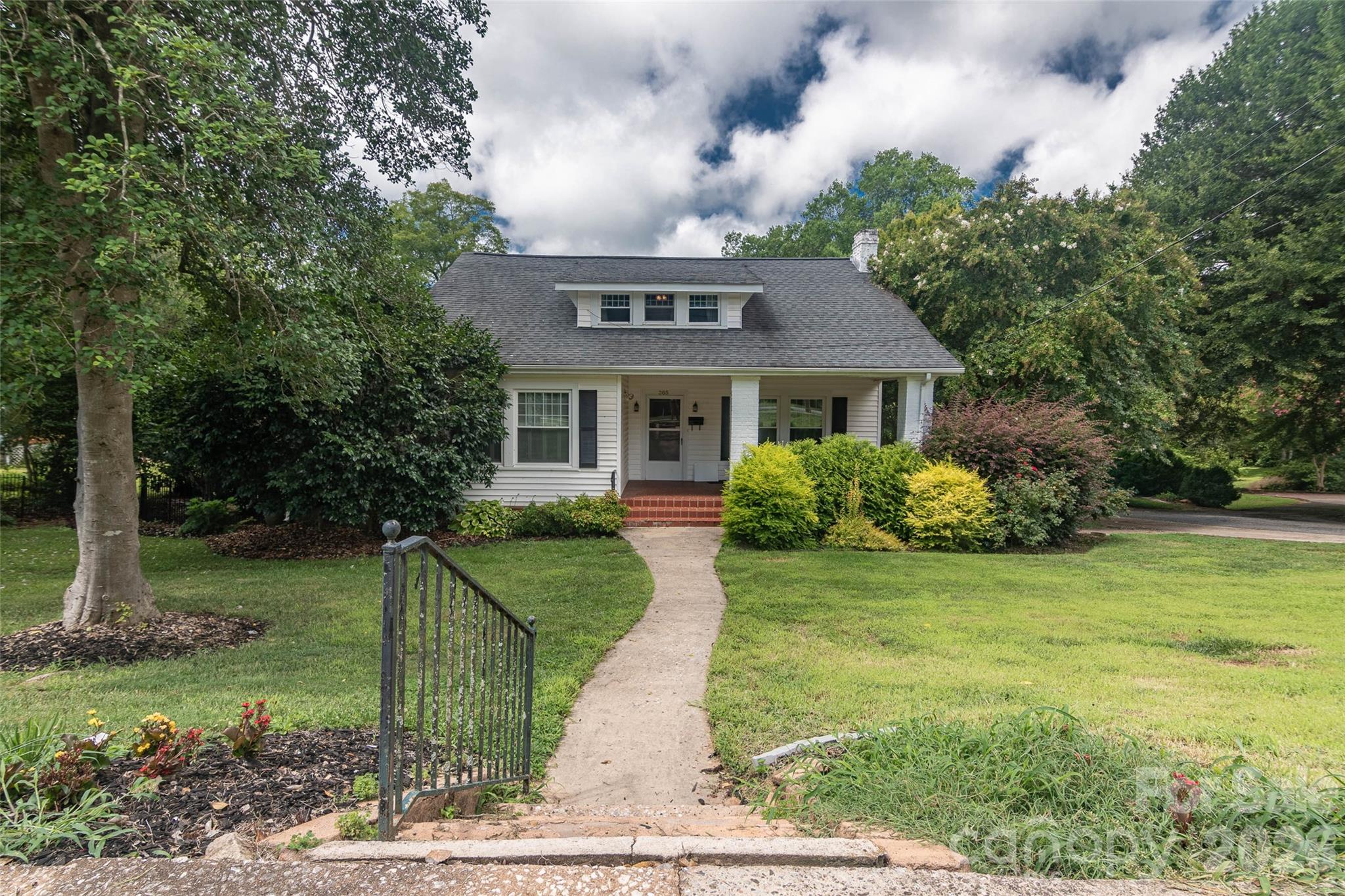 Single Family Residence at 365 N Washington Street, Rutherfordton, photo 3 of 37