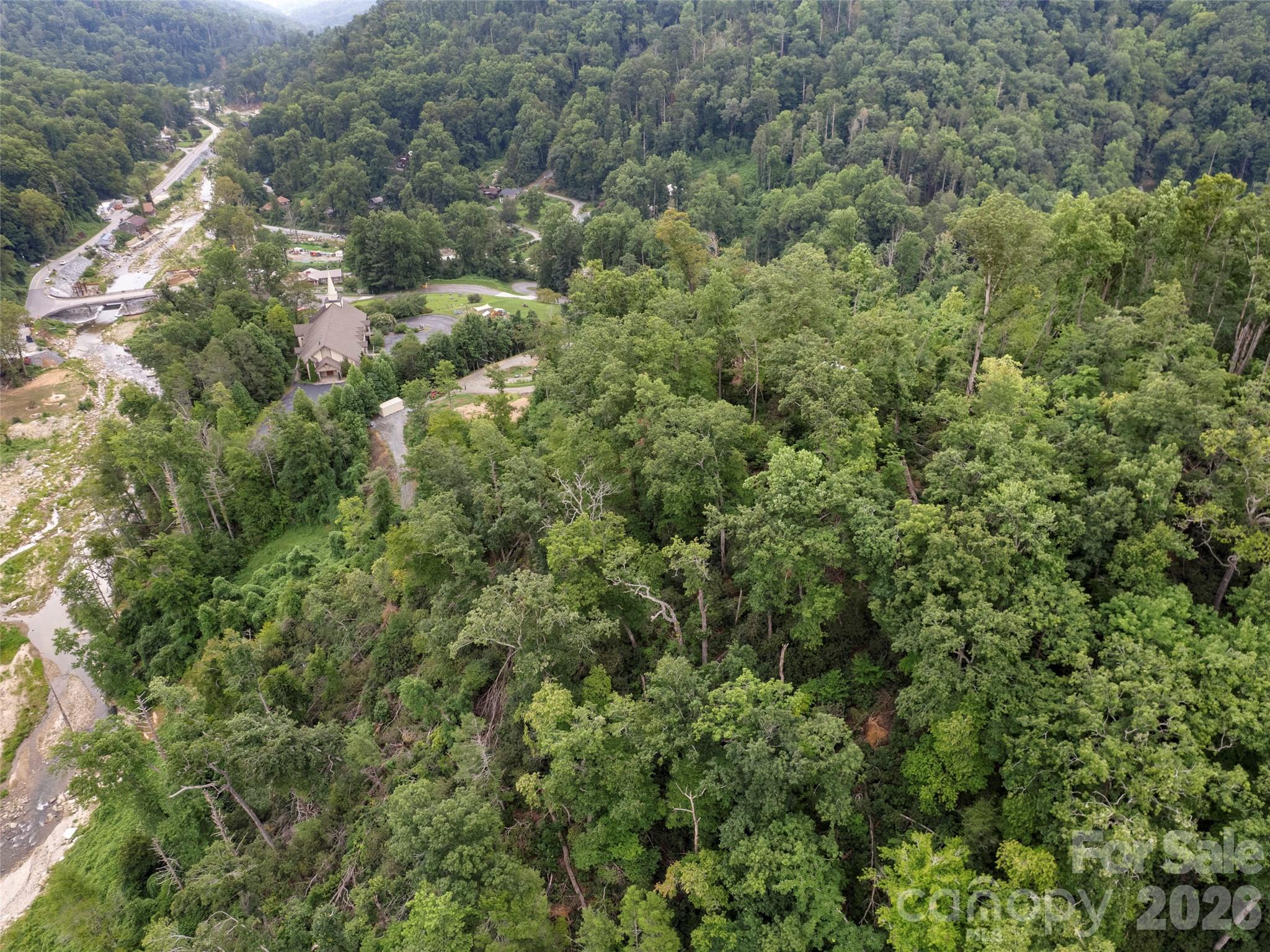 Single Family Residence at 213 Three Rivers Drive, Hendersonville, photo 22 of 24